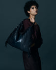 W6-411 VASIA Borsa Pelle Intrecciata Frange Cioccolato