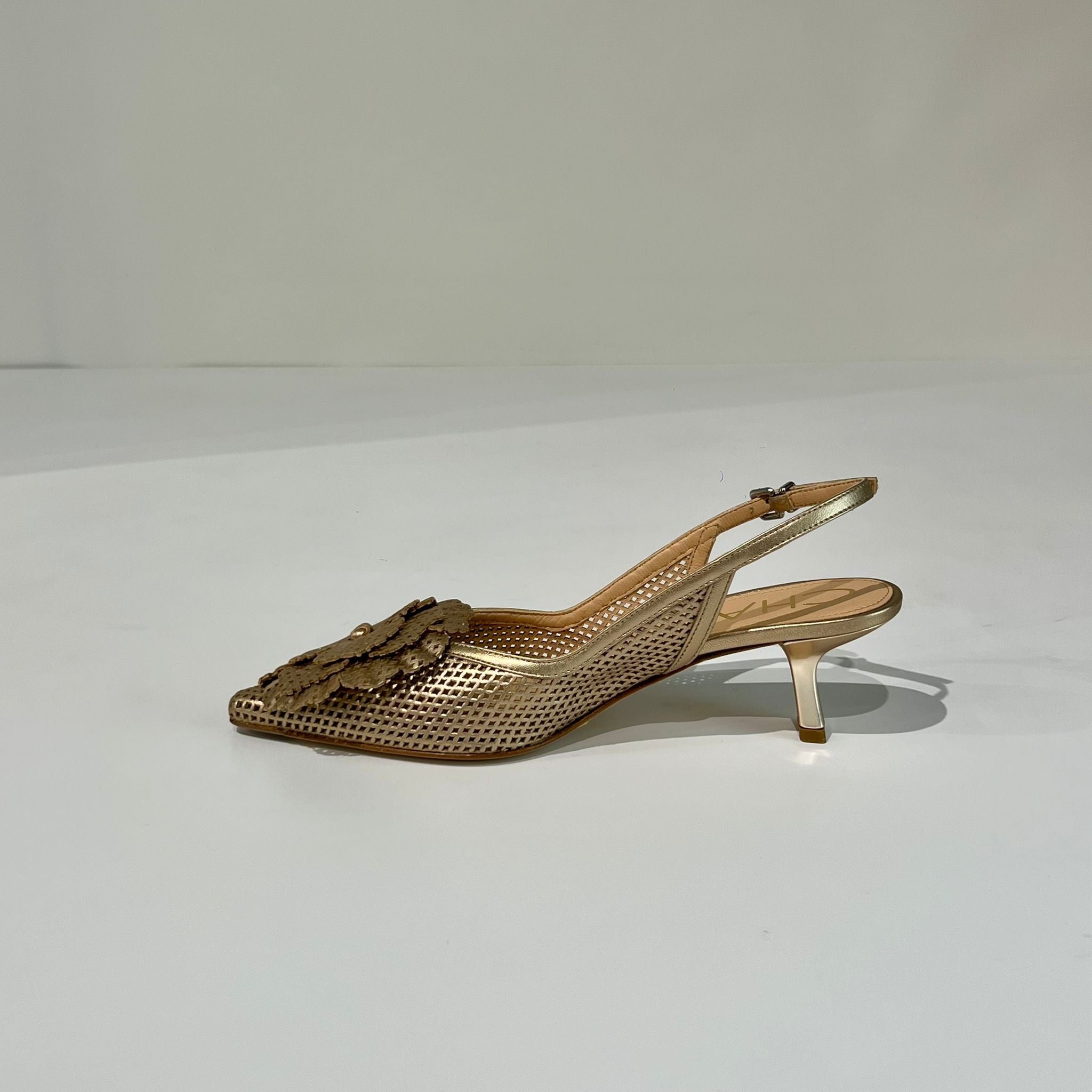 S6-3077 Chanel Forato Fiore Gold
