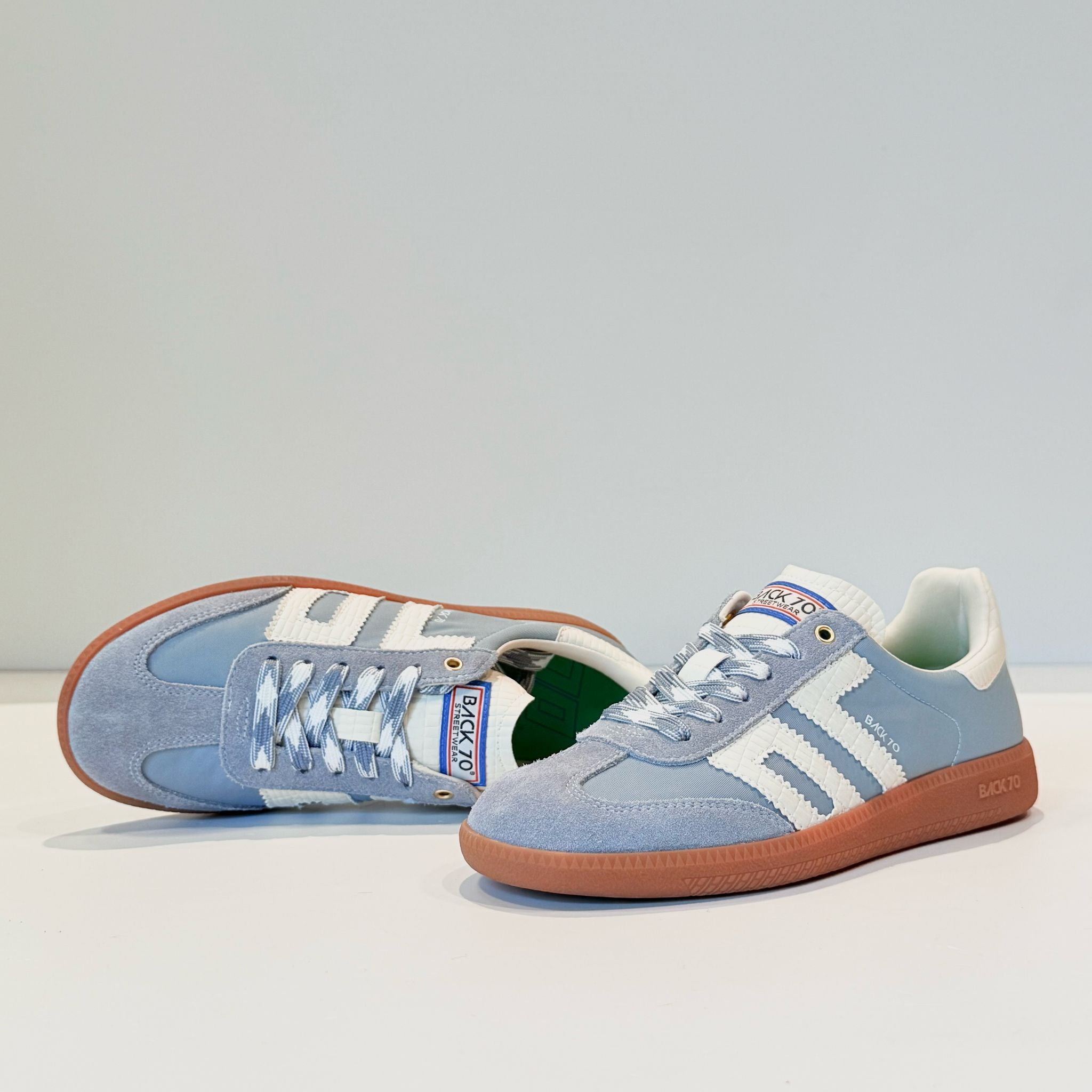 DS5-GHOST Suede Sky Woman