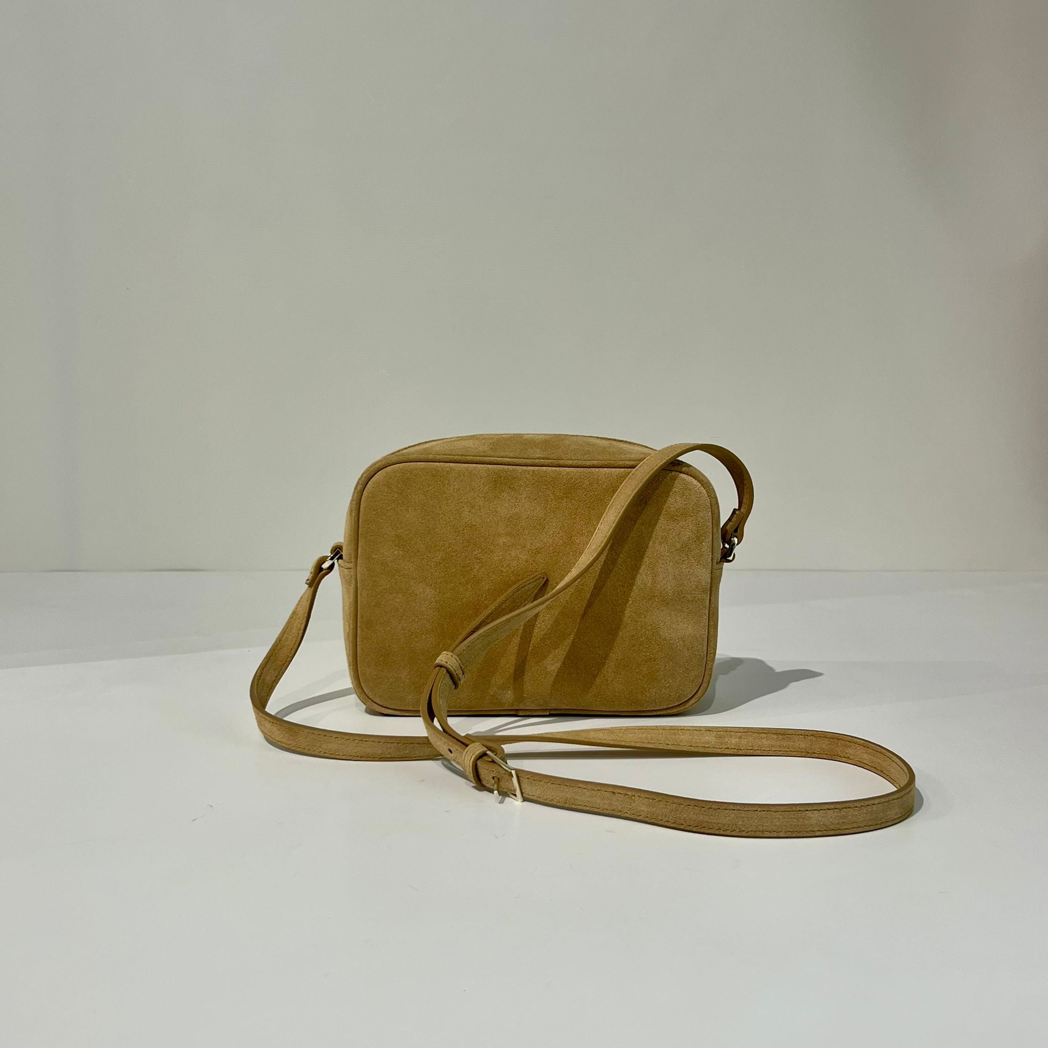 S6-8B8985 Camera Case Suede Sand Beige
