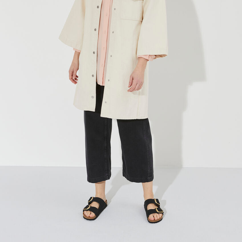 1023290 Arizona BigBuckle Black Nabuk Woman