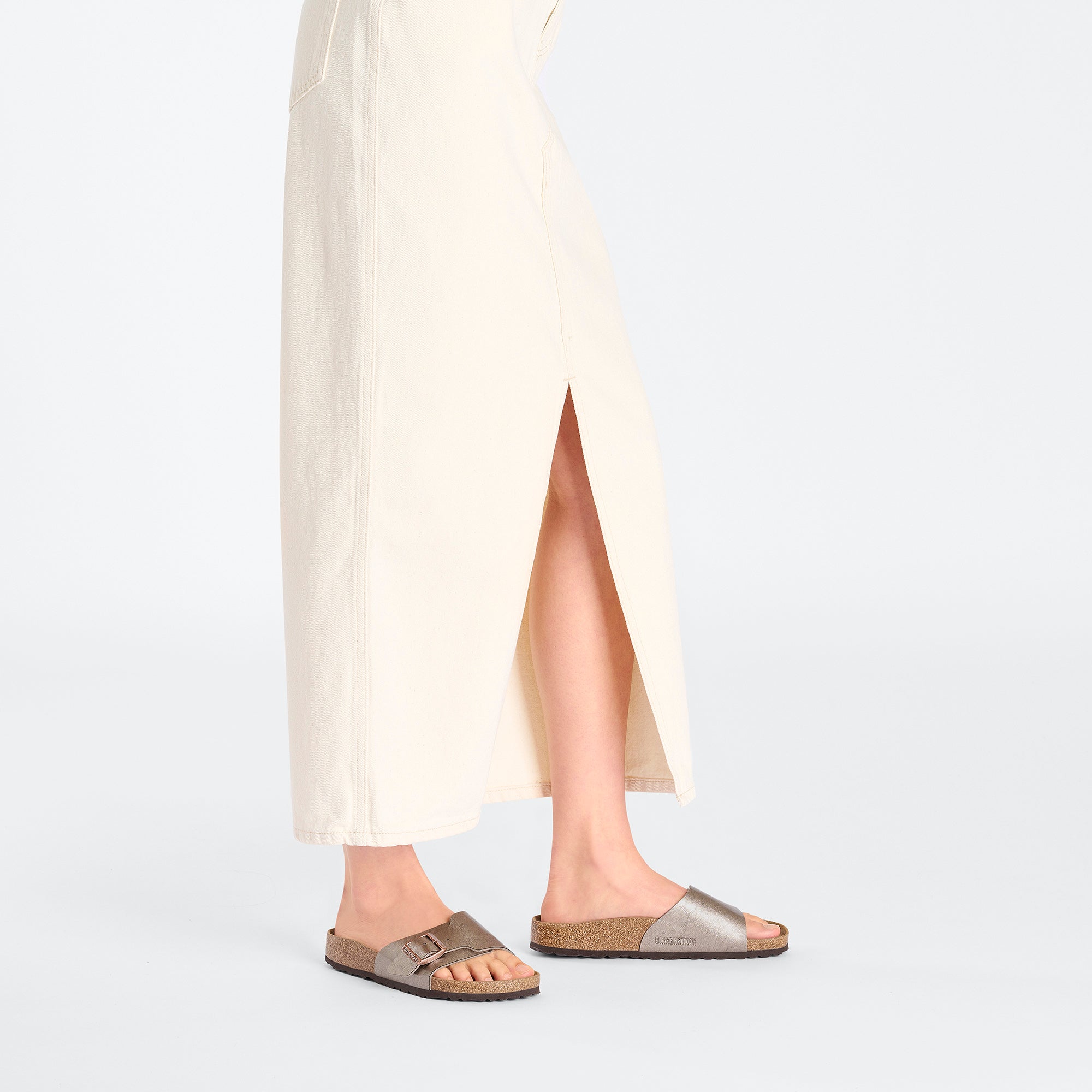 1026622 Catalina Graceful Taupe Woman