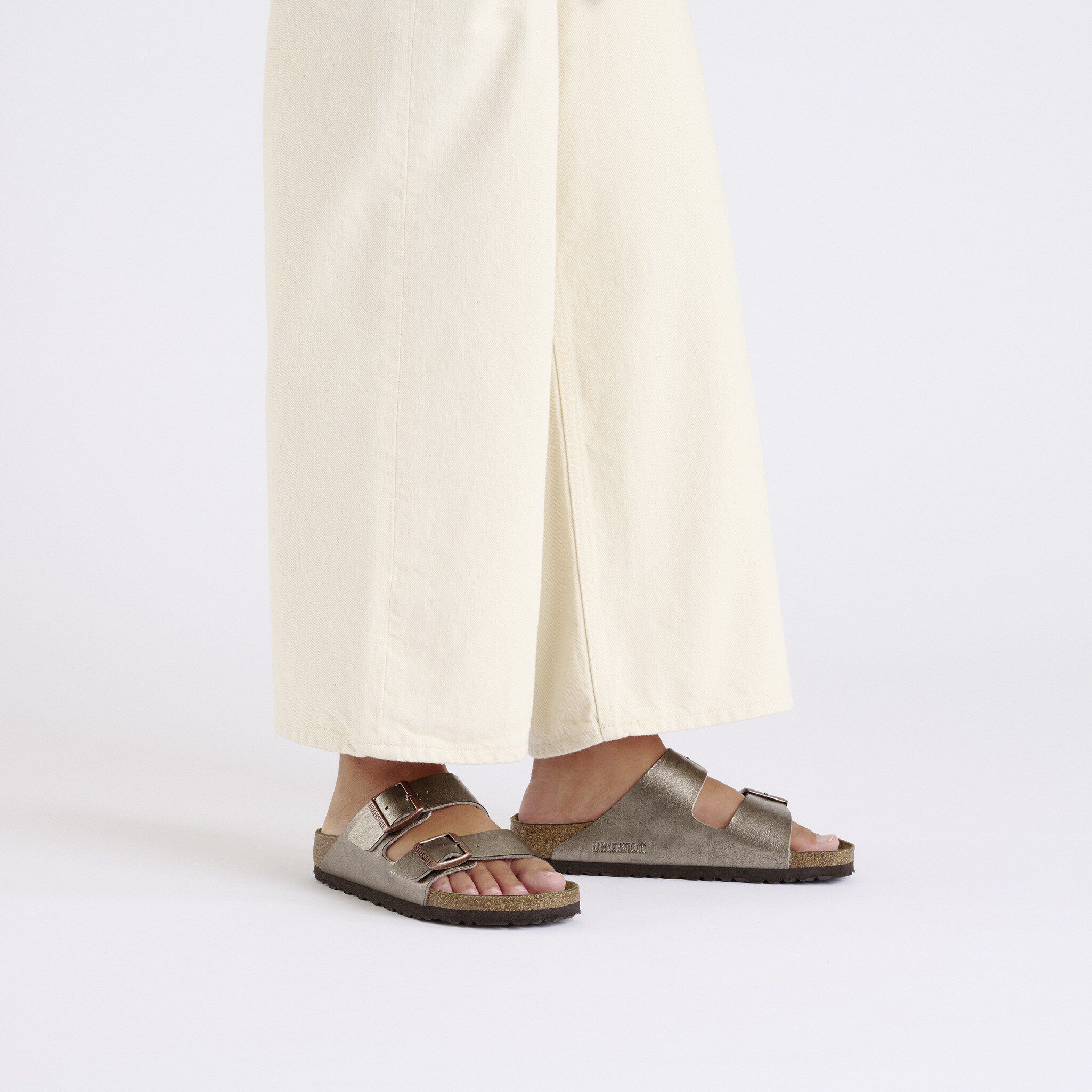 1029439 Arizona Graceful Taupe Woman