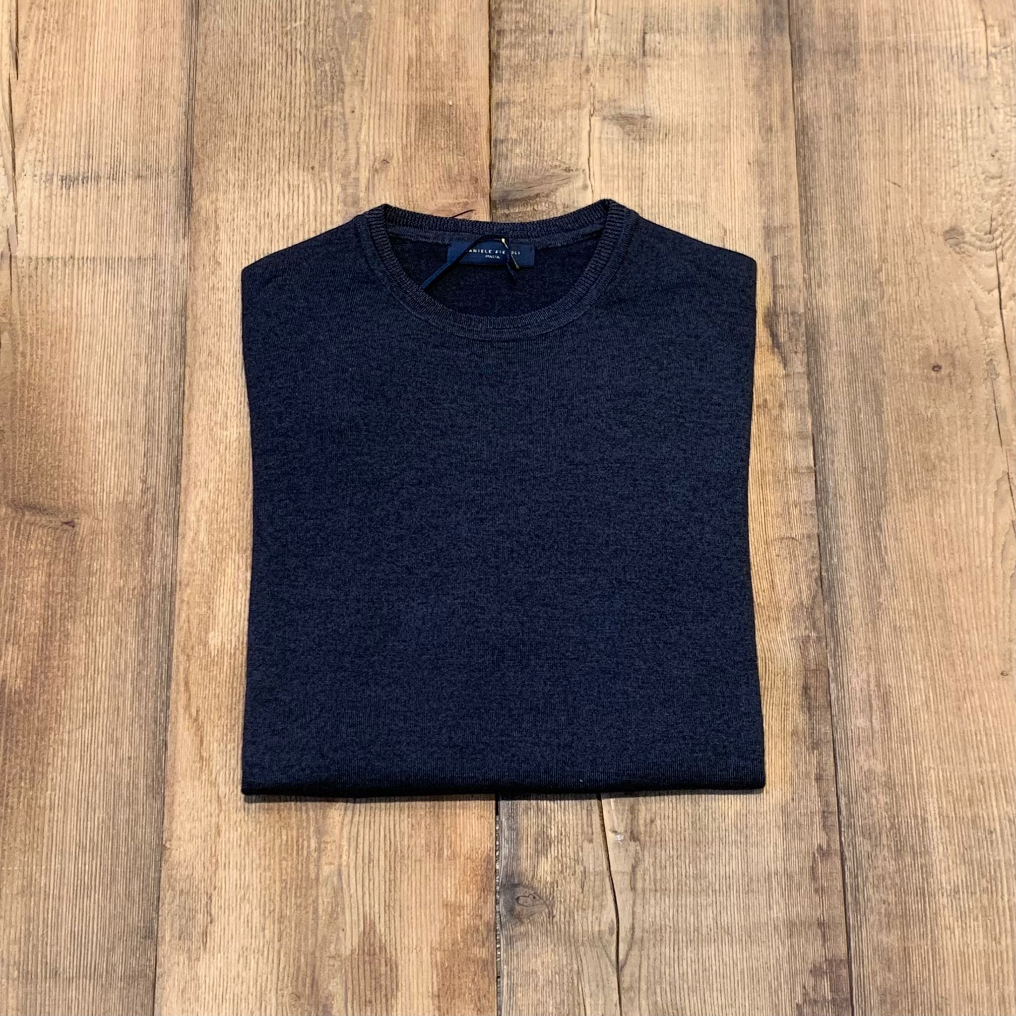 W5-0002 Maglia Lana Girocollo Nero09 Man