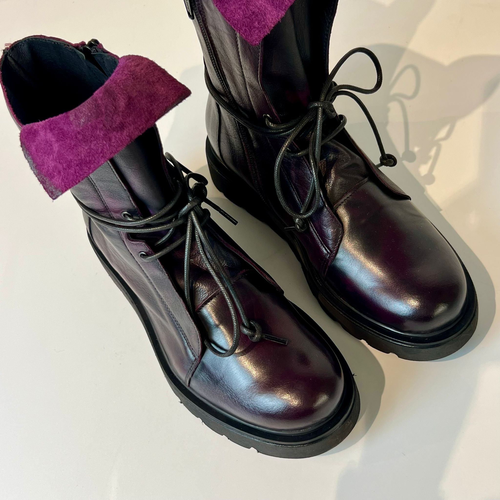 W5-RICH04 Anfibio Burgundy Woman