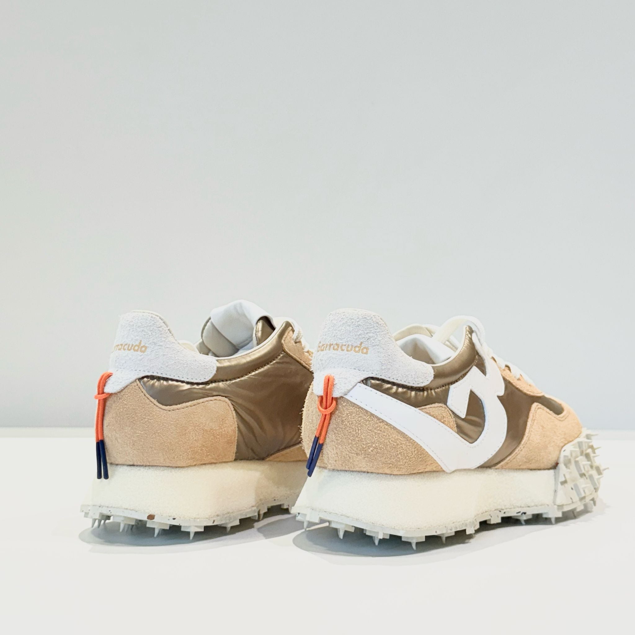 DS5-1435 IMPACT Running Champagne Woman