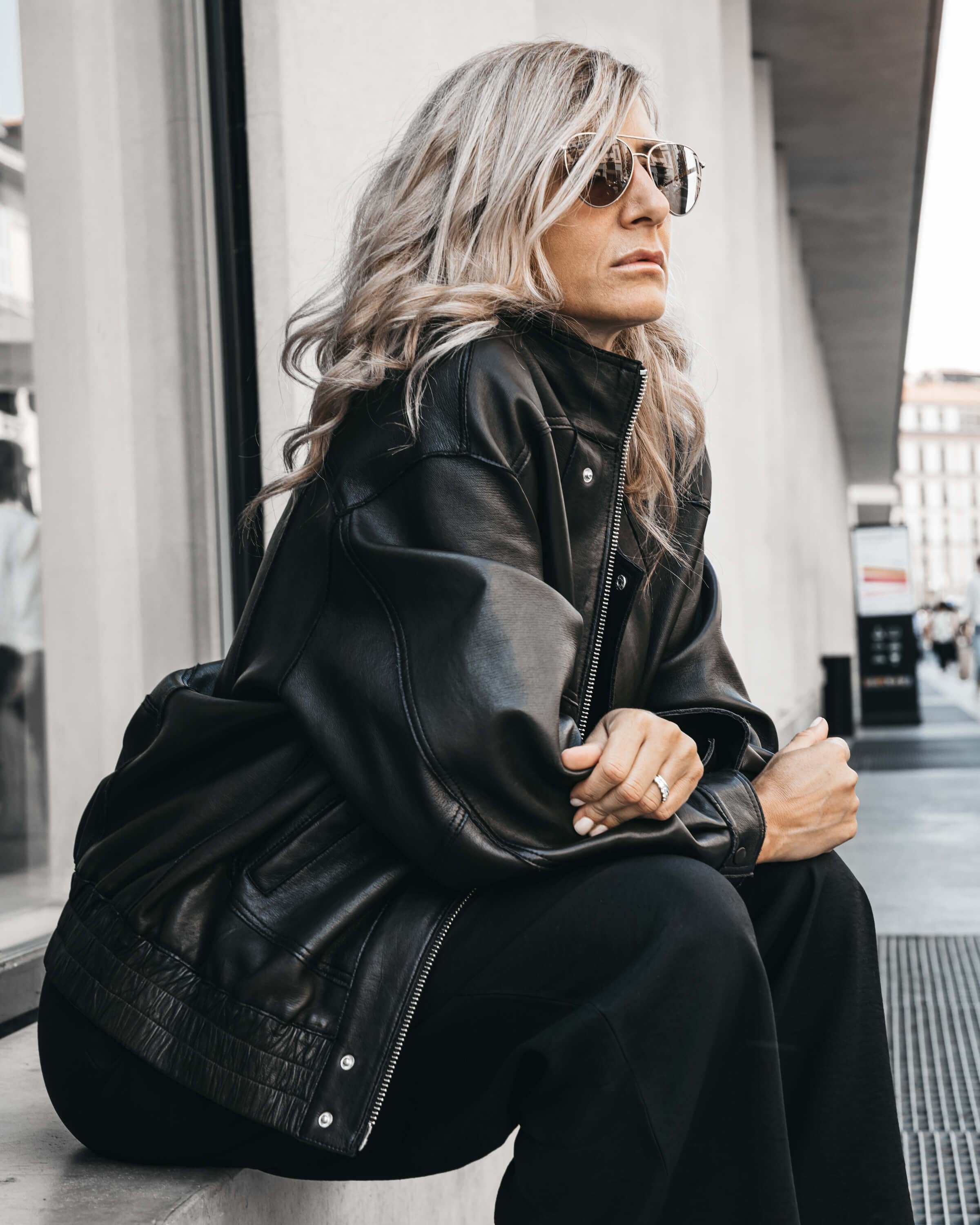 DW6-DROITE Bomber Dark Brown 06 Woman