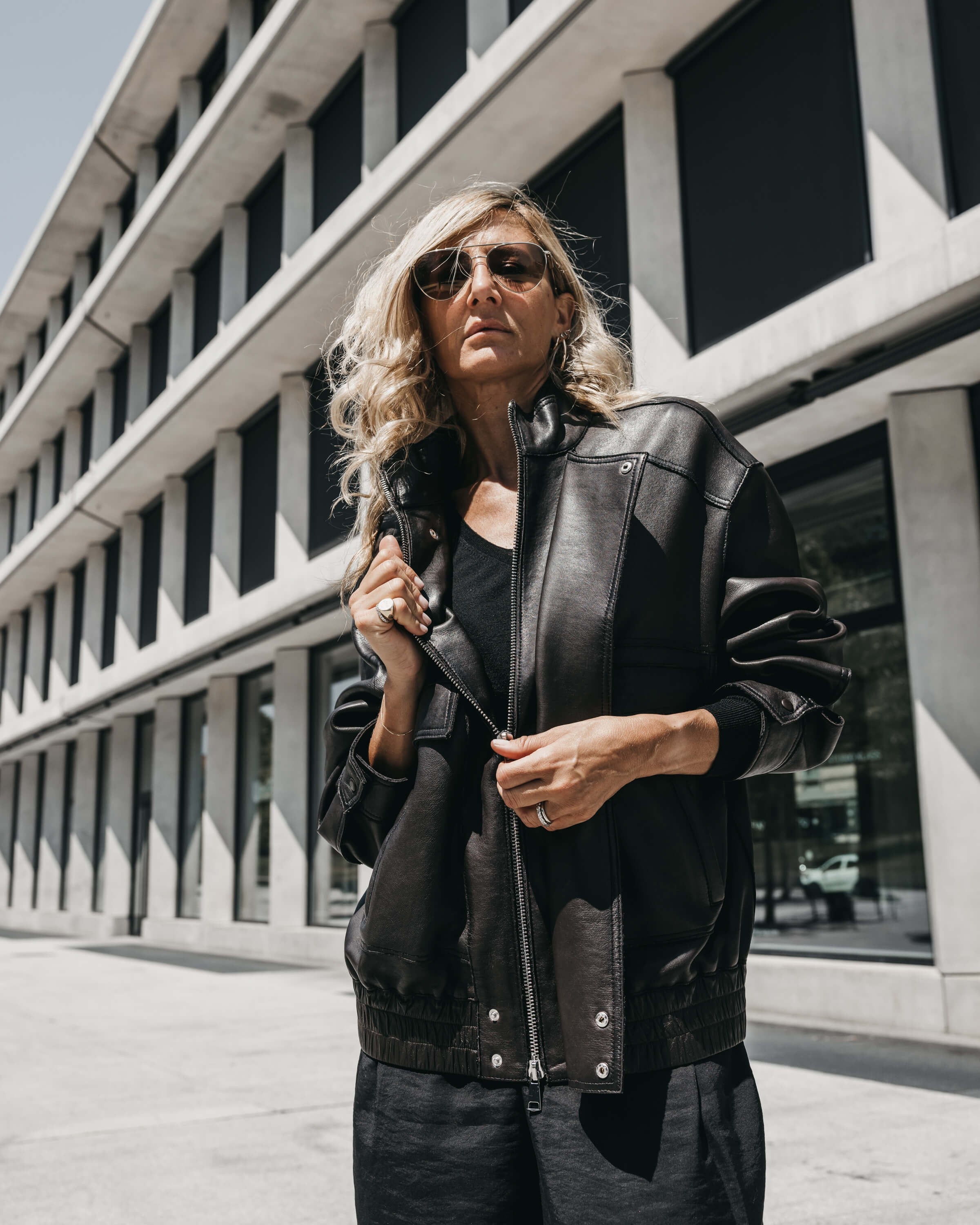 DW6-DROITE Bomber Dark Brown 06 Woman
