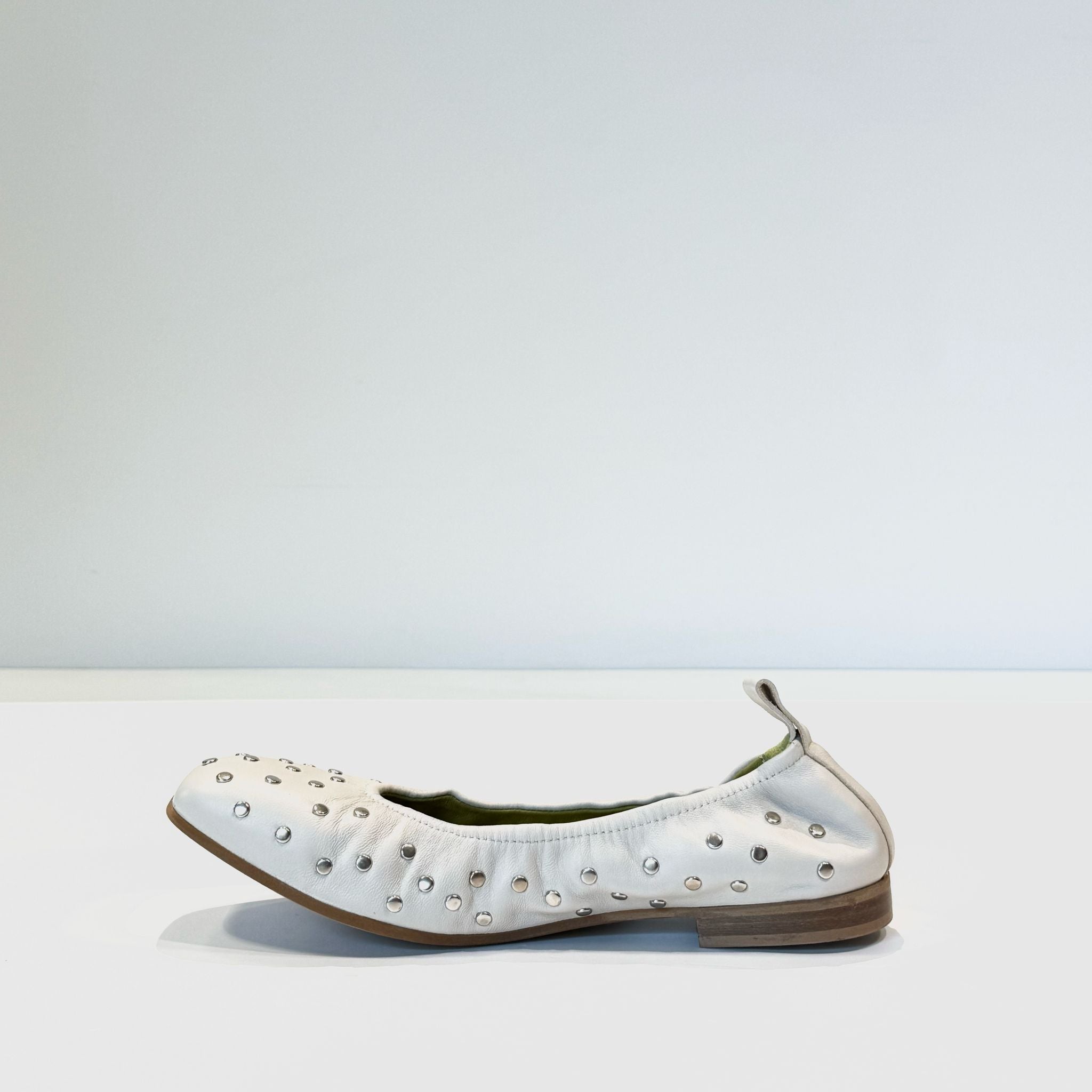 S5-9225 Ballerina Borchie Milk