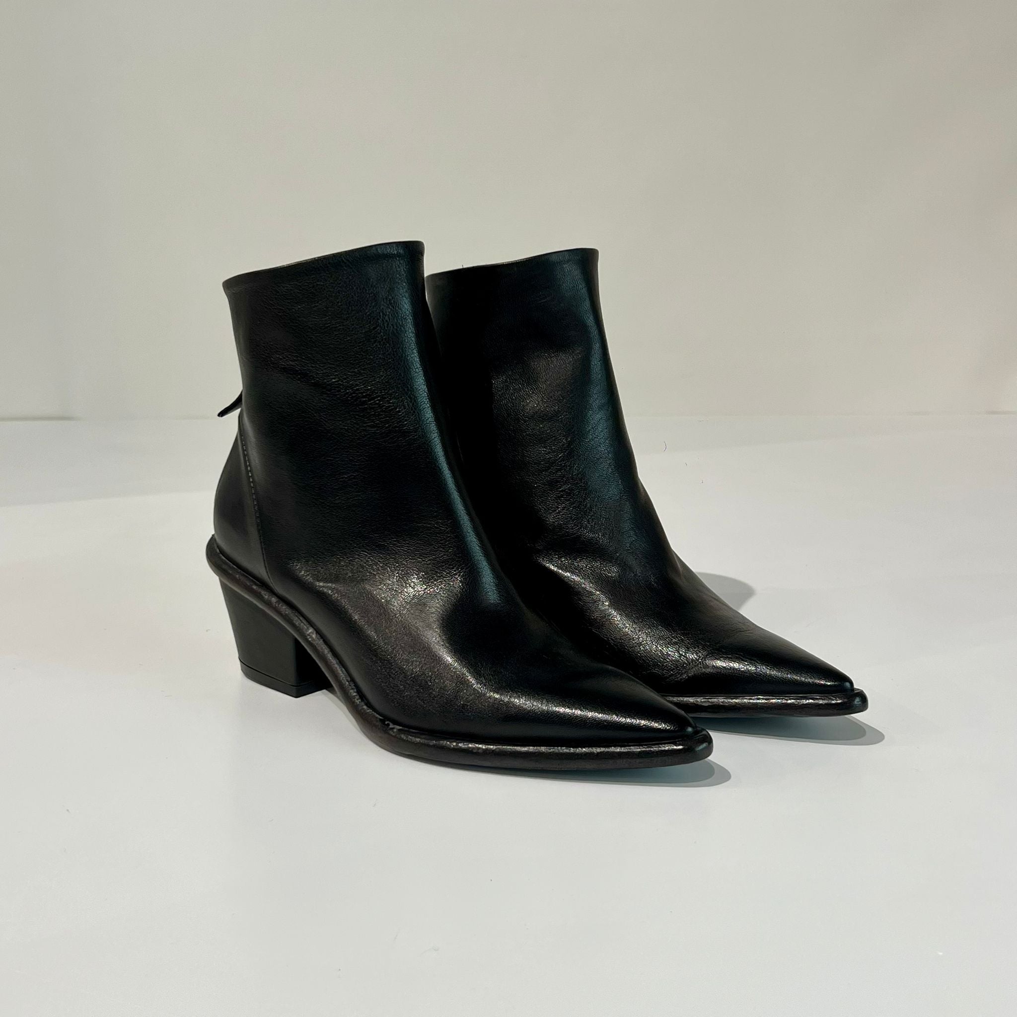S6-ALICE02 Tronchetto Nero Woman