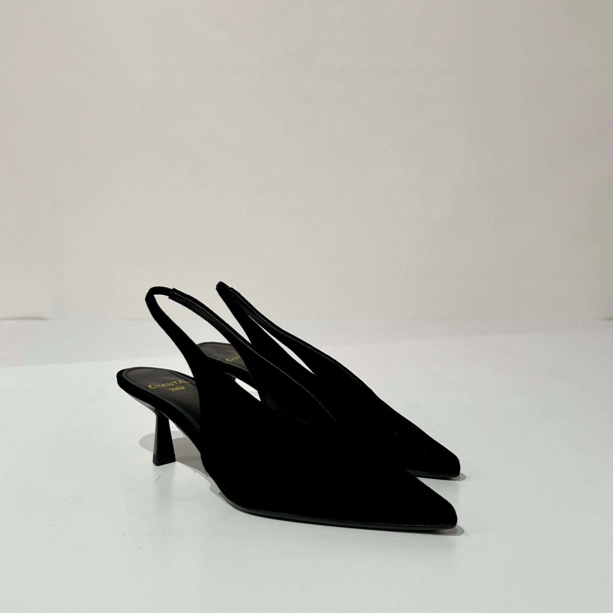 W5-2738 Chanel Camoscio Nero