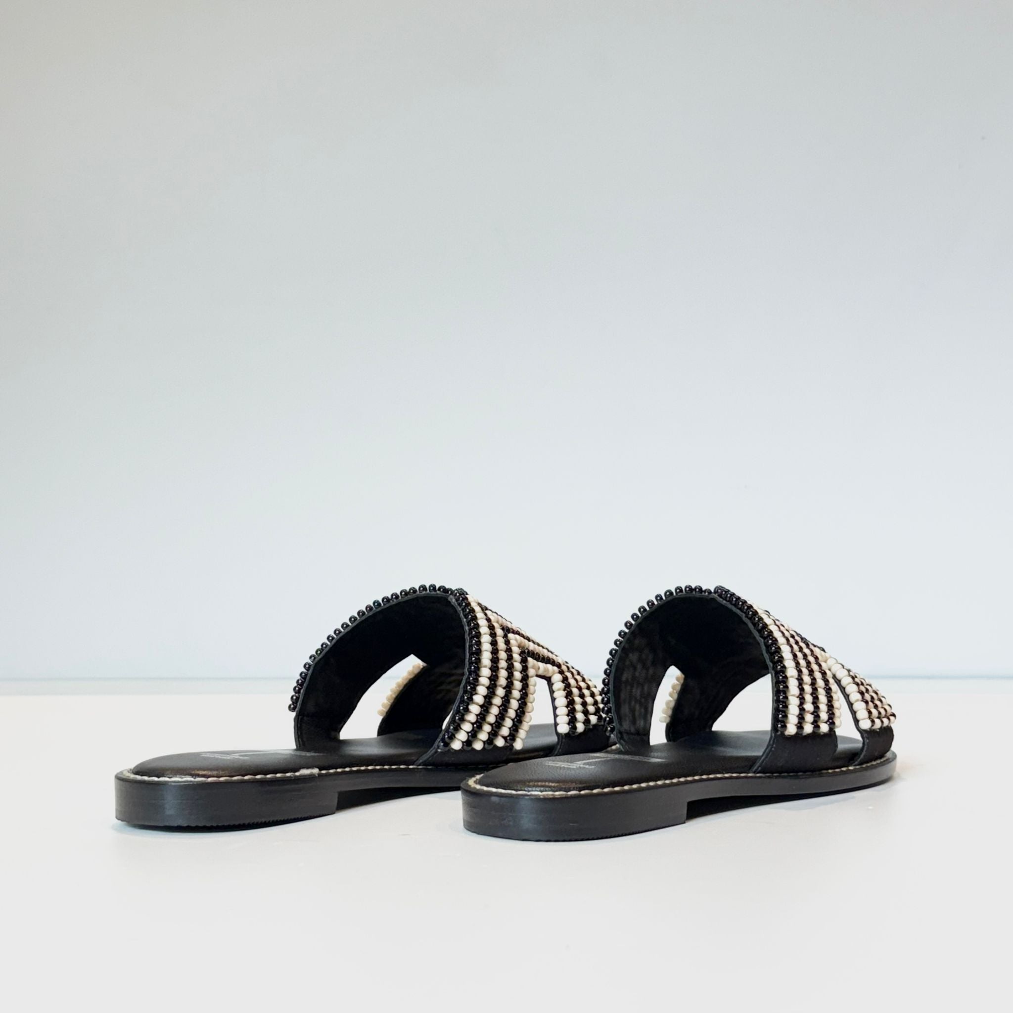 S5-6935 Ciabattine Perline Black and White