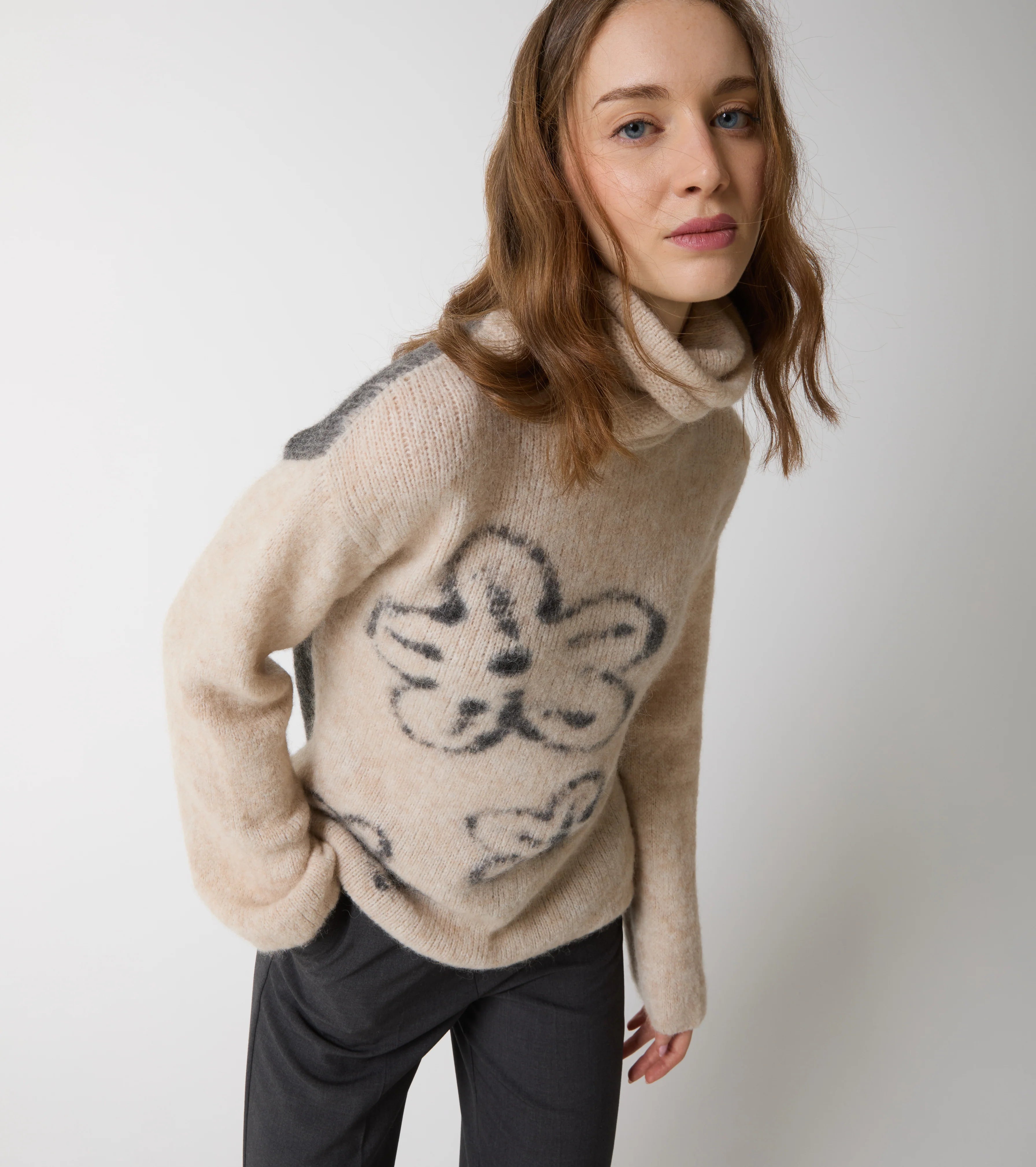 W5-53020 Maglia Dolcevita in Lana e Alpaca con Fiori