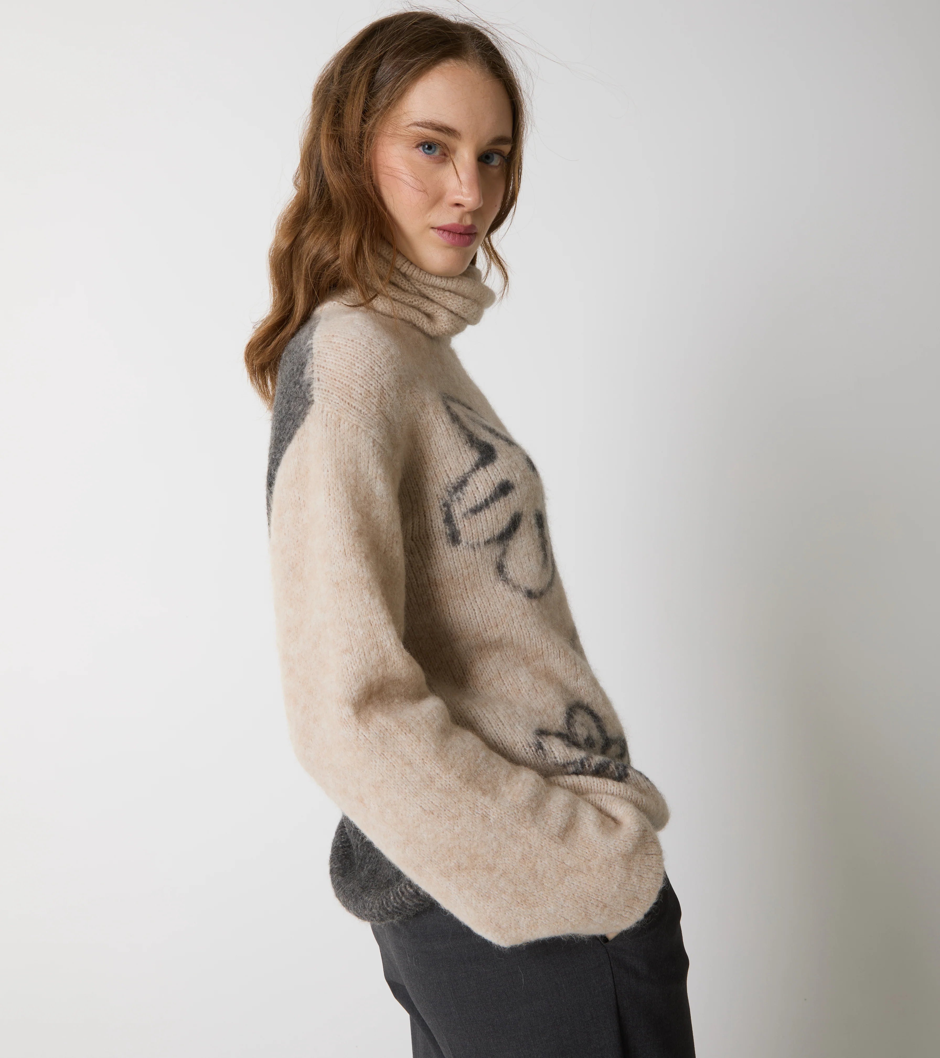 W5-53020 Maglia Dolcevita in Lana e Alpaca con Fiori