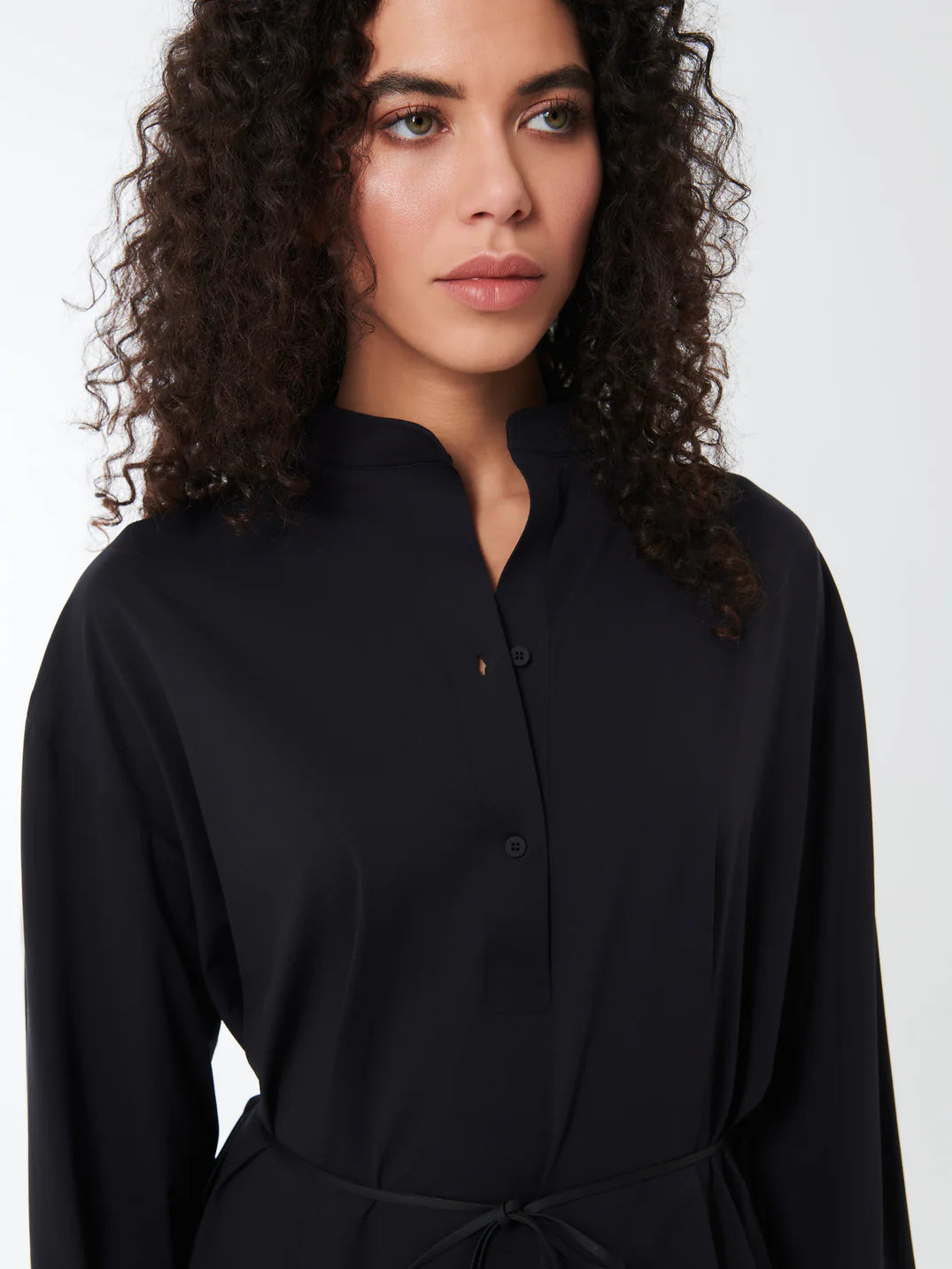 DS5-815 Abito Oxford Tech Kor Black Woman