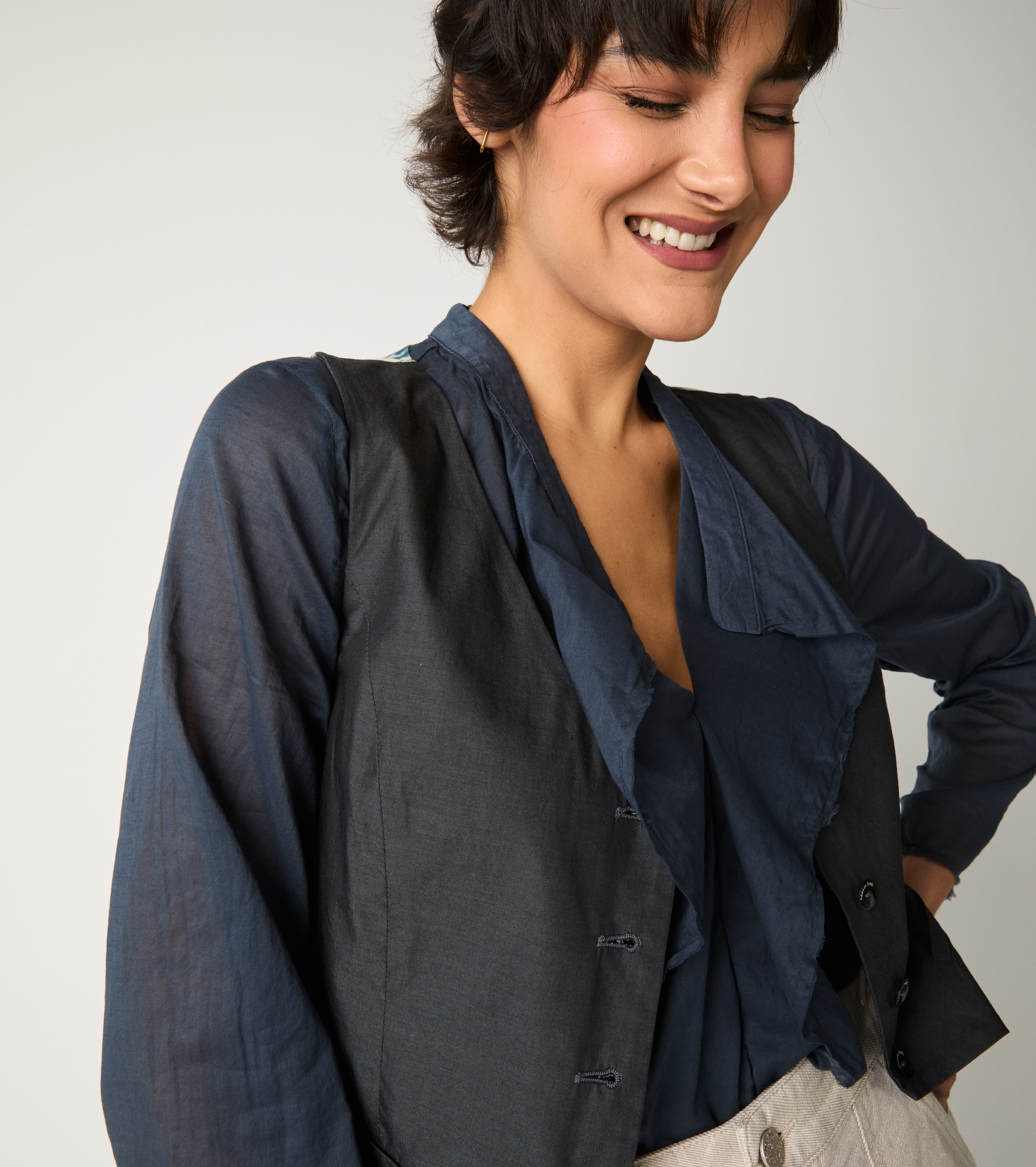 S6-35037 Gilet con Scollo a V e Tasche Color Lavagna