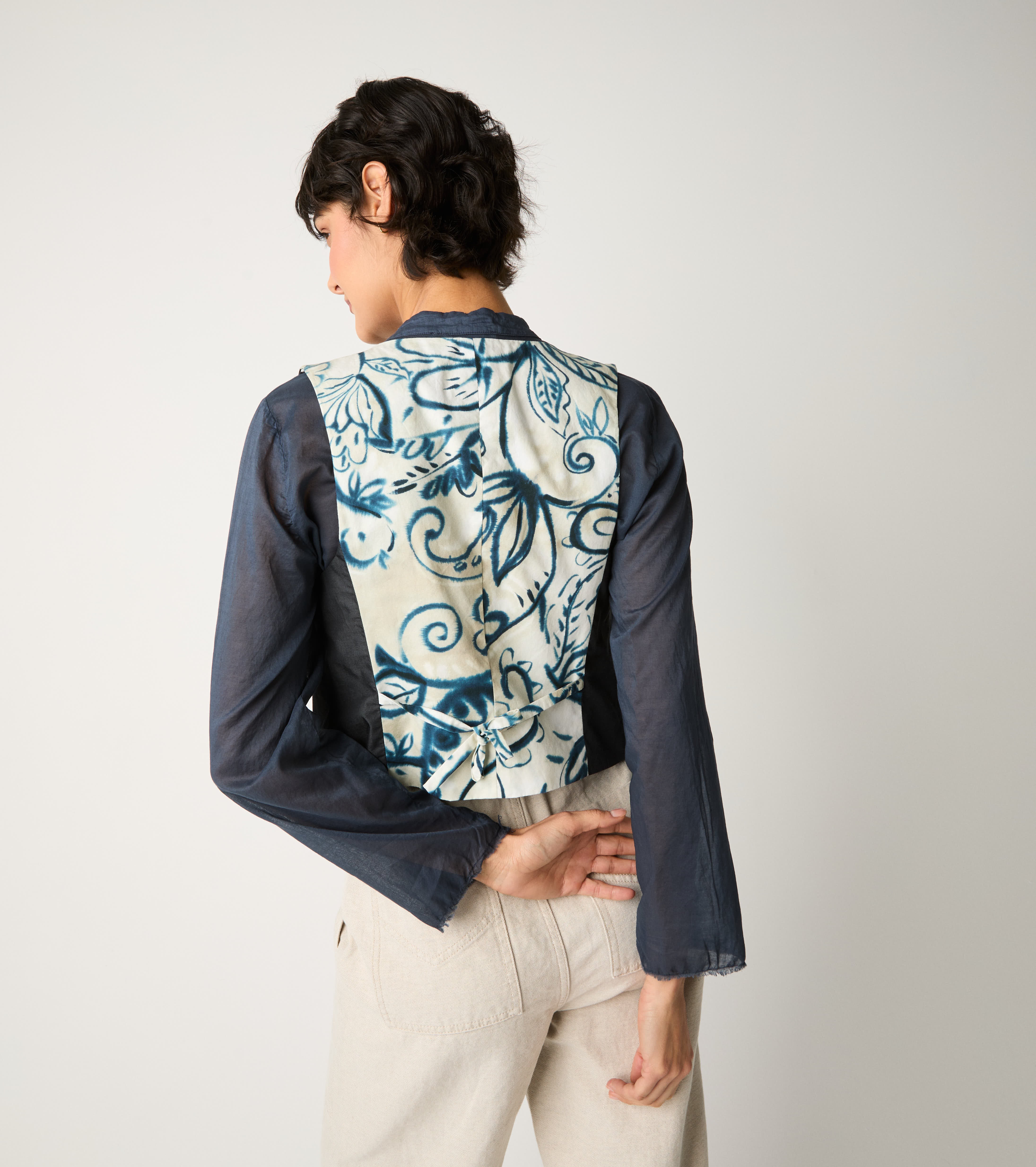 S6-35037 Gilet con Scollo a V e Tasche Color Lavagna