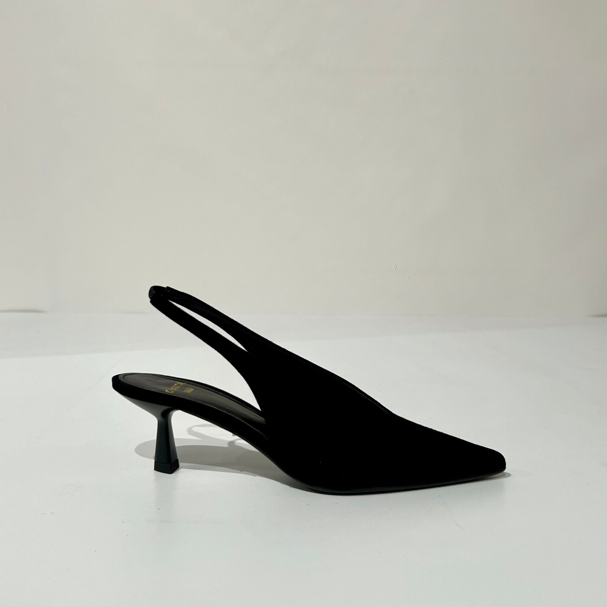 W5-2738 Chanel Camoscio Nero