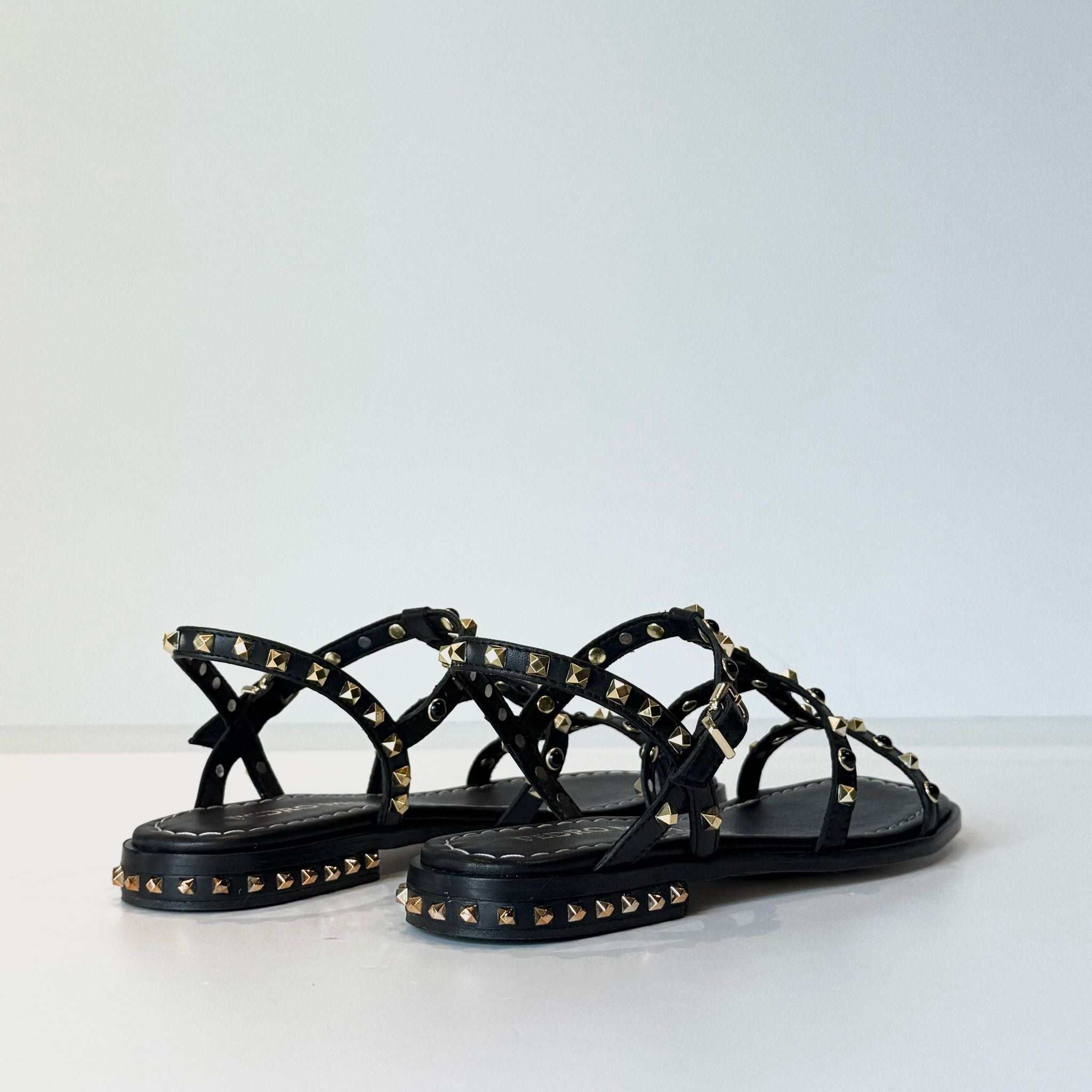 S5-17036 Sandalo Borchie Nero