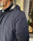 W6-0007 Trench Piuma Blue Man