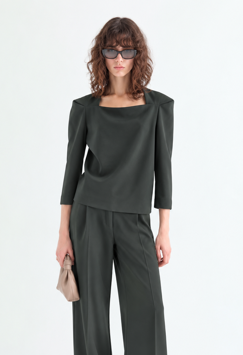 W6-D18 Blusa Dark Forest