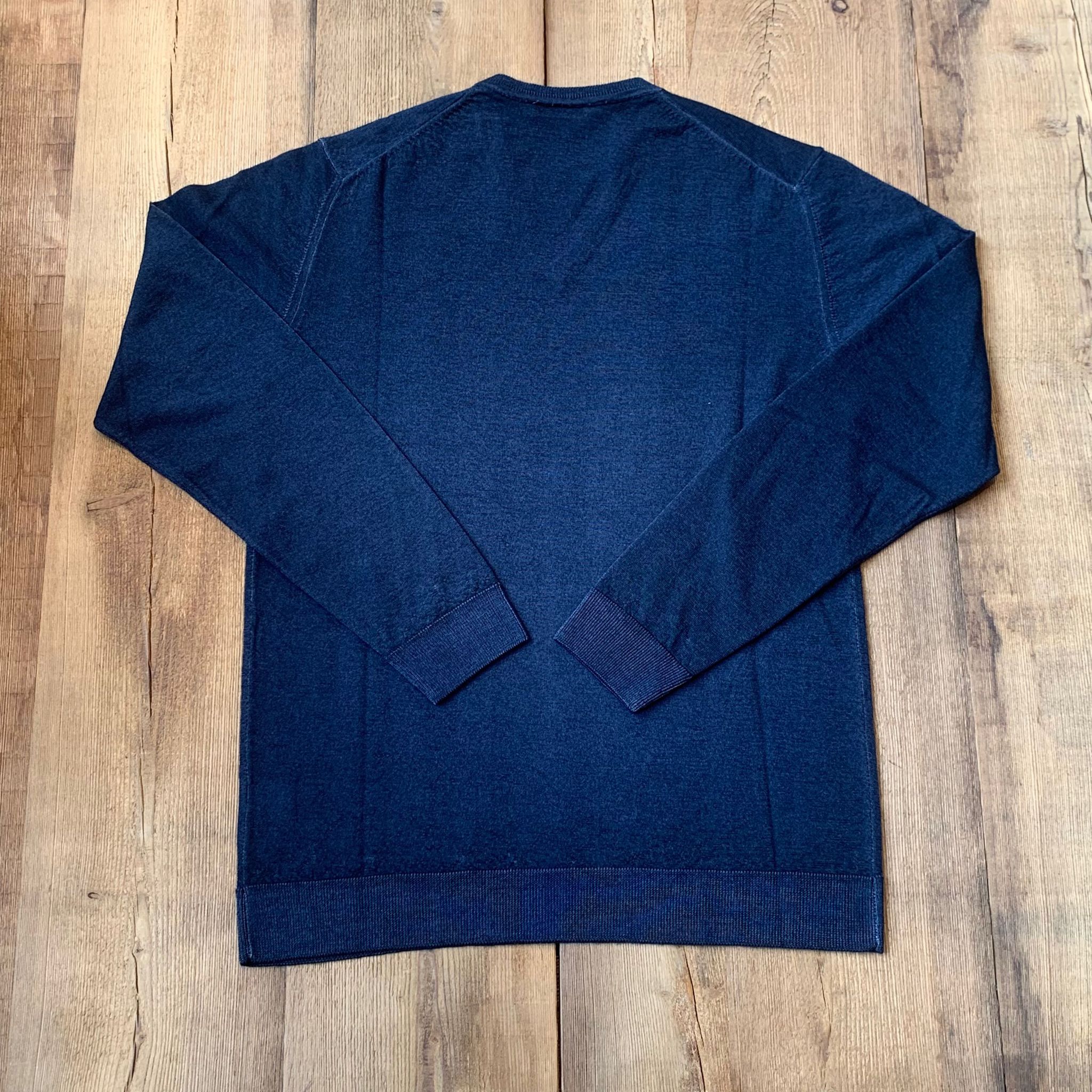 W5-0001 Maglia Lana Scollo V Notte24 Man