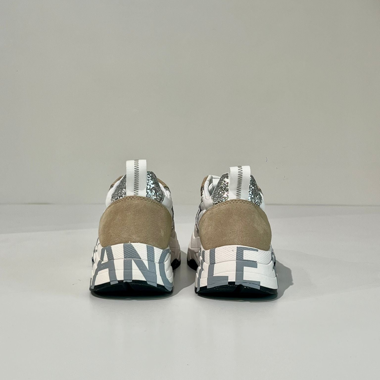DS6-1N30 CLUB105 White/Silver/Light Beige Woman