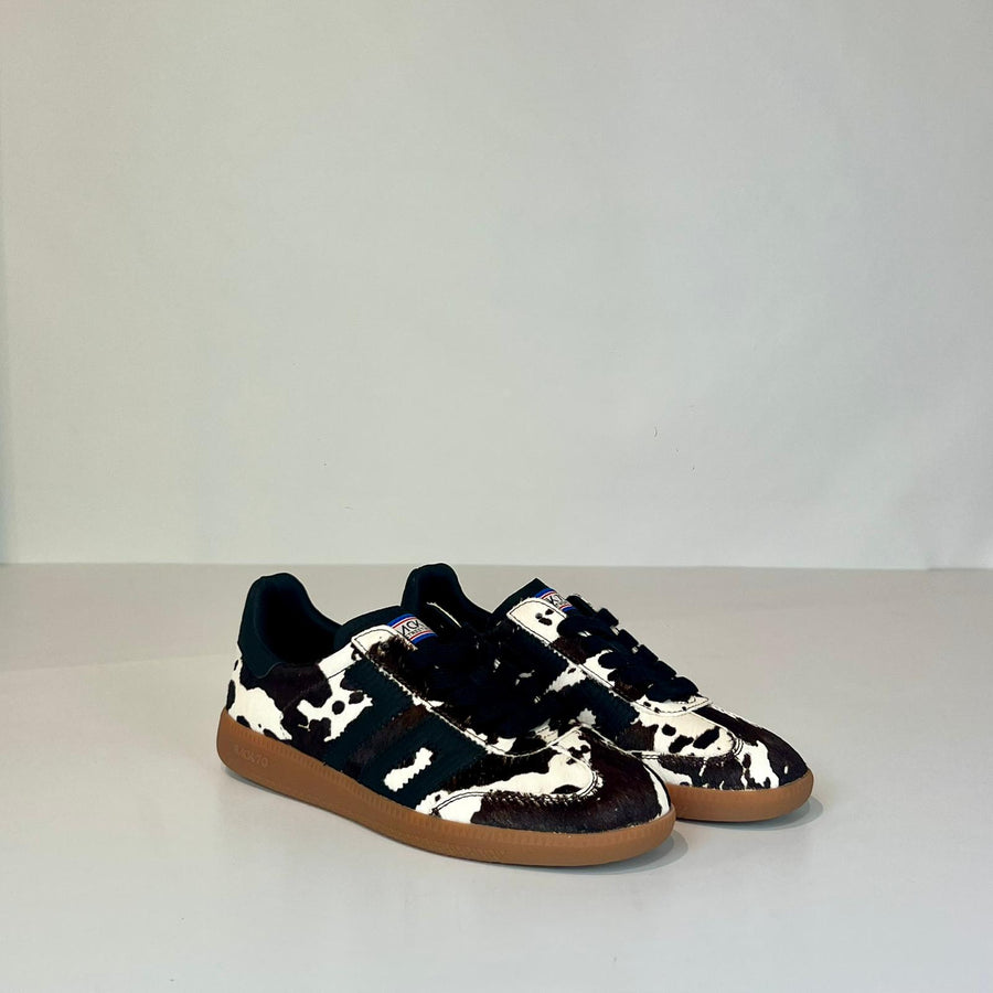 DW5-CLOUD COW Black/White 10