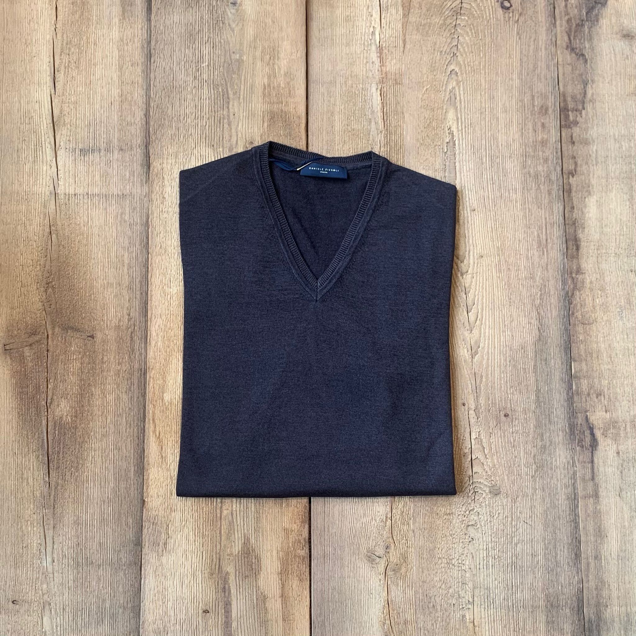 W5-0001 Maglia Lana Scollo V Moro33 Man