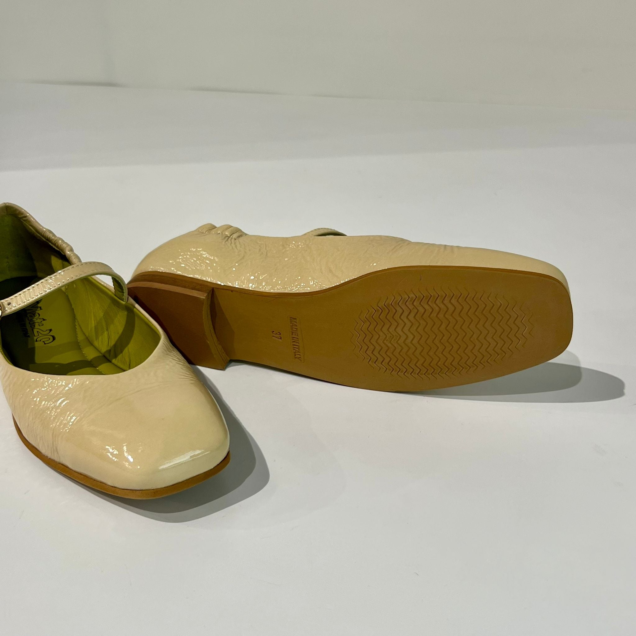 S6-9201 BEBE' Vernice Ecrù