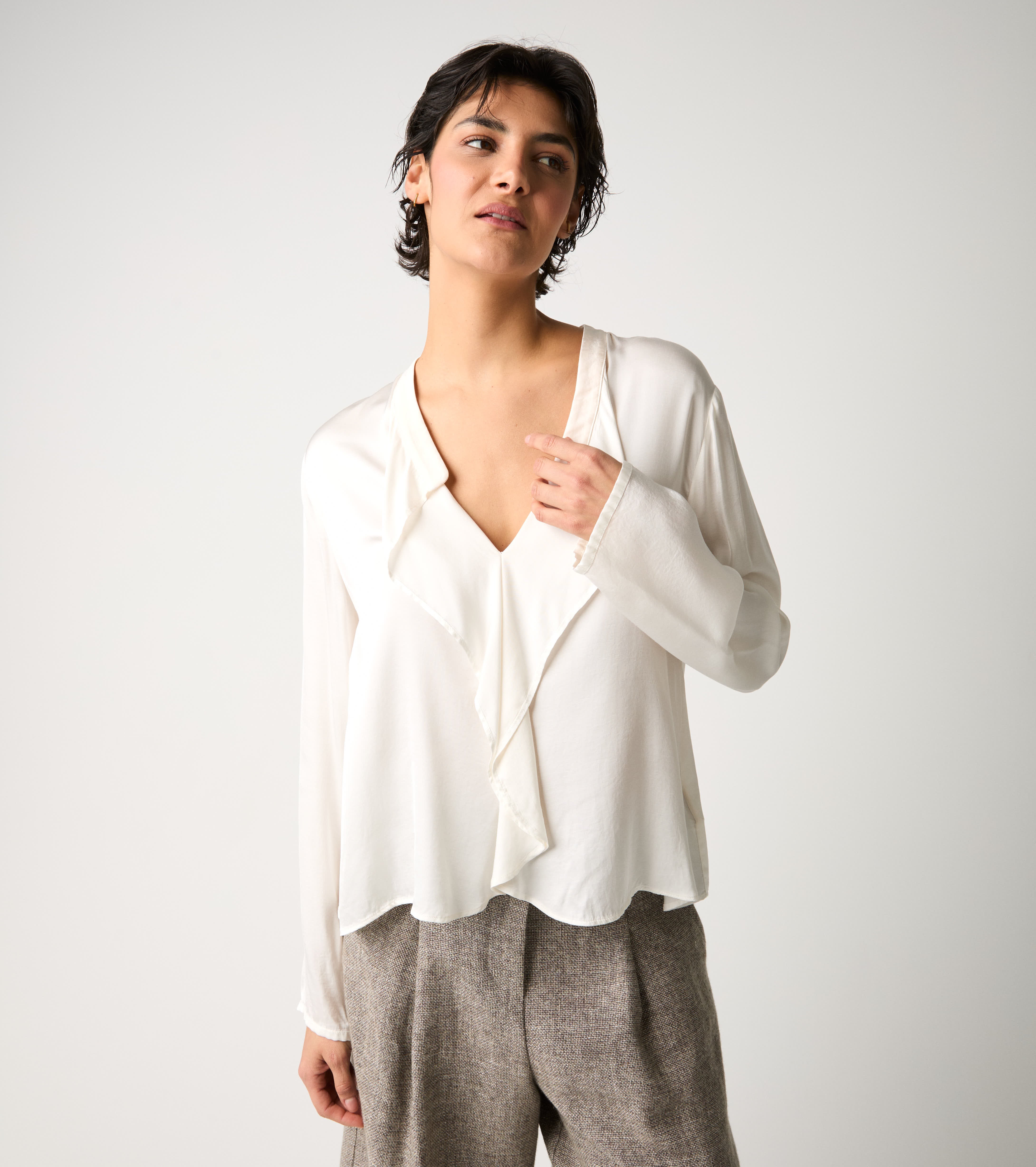 S6-45070 Blusa in Raso con Volant Manica Lunga Luna