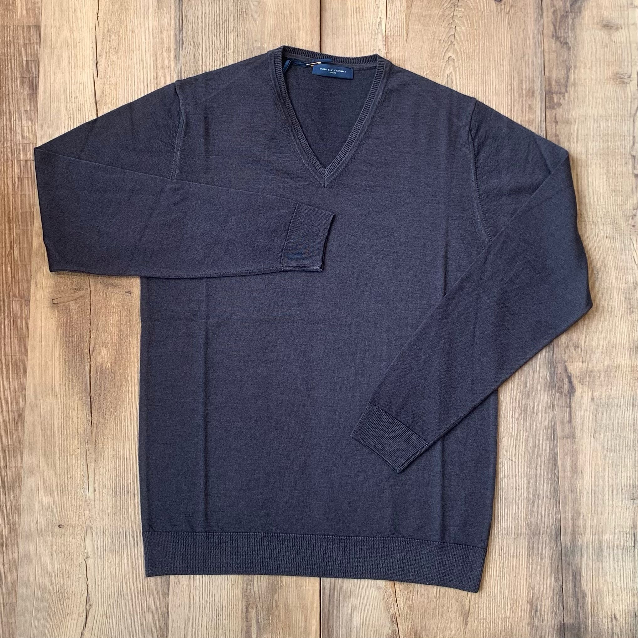 W5-0001 Maglia Lana Scollo V Moro33 Man