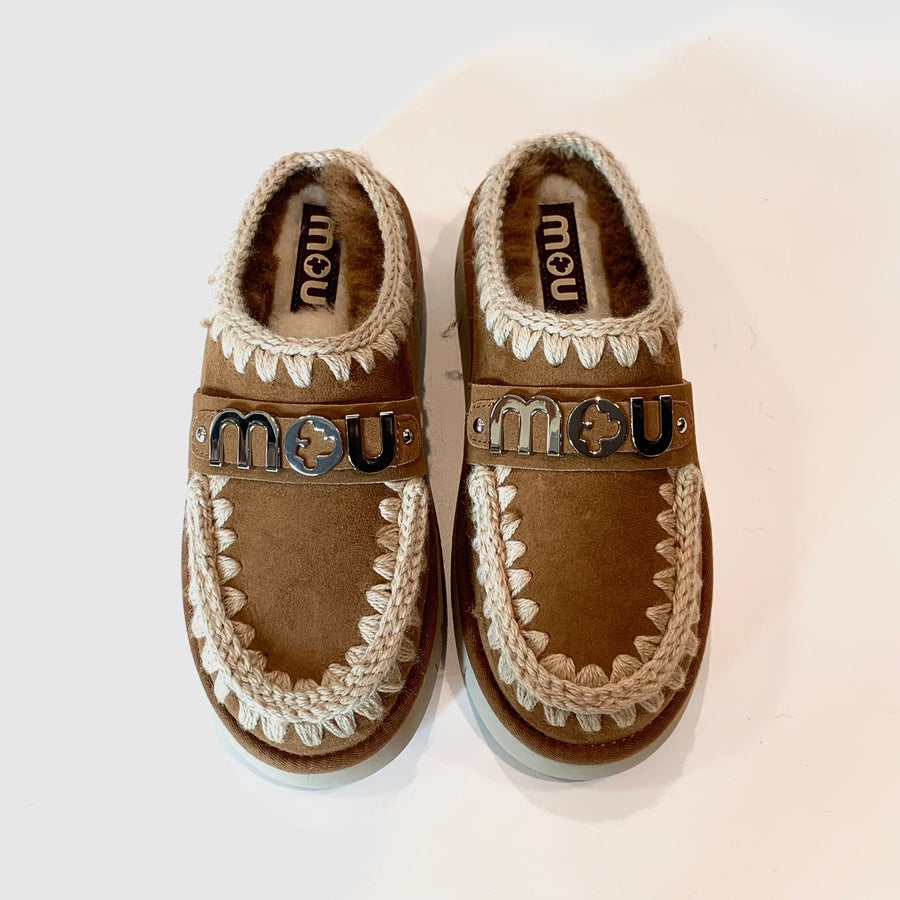 W4-Bounce Clog Metal Logo Cognac