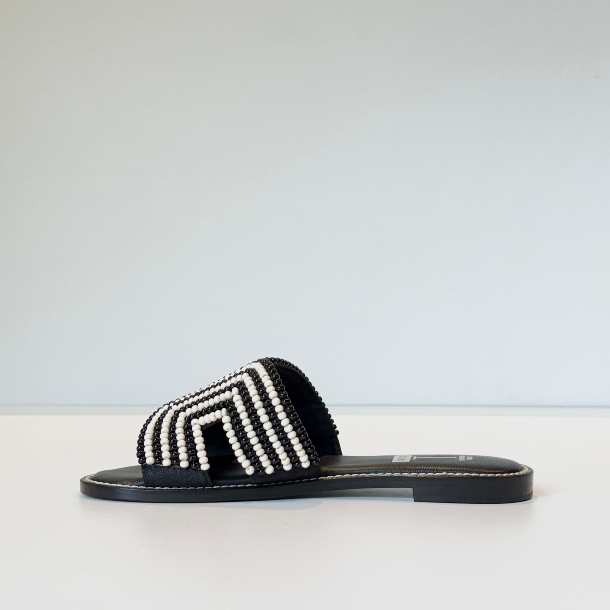 S5-6935 Ciabattine Perline Black and White