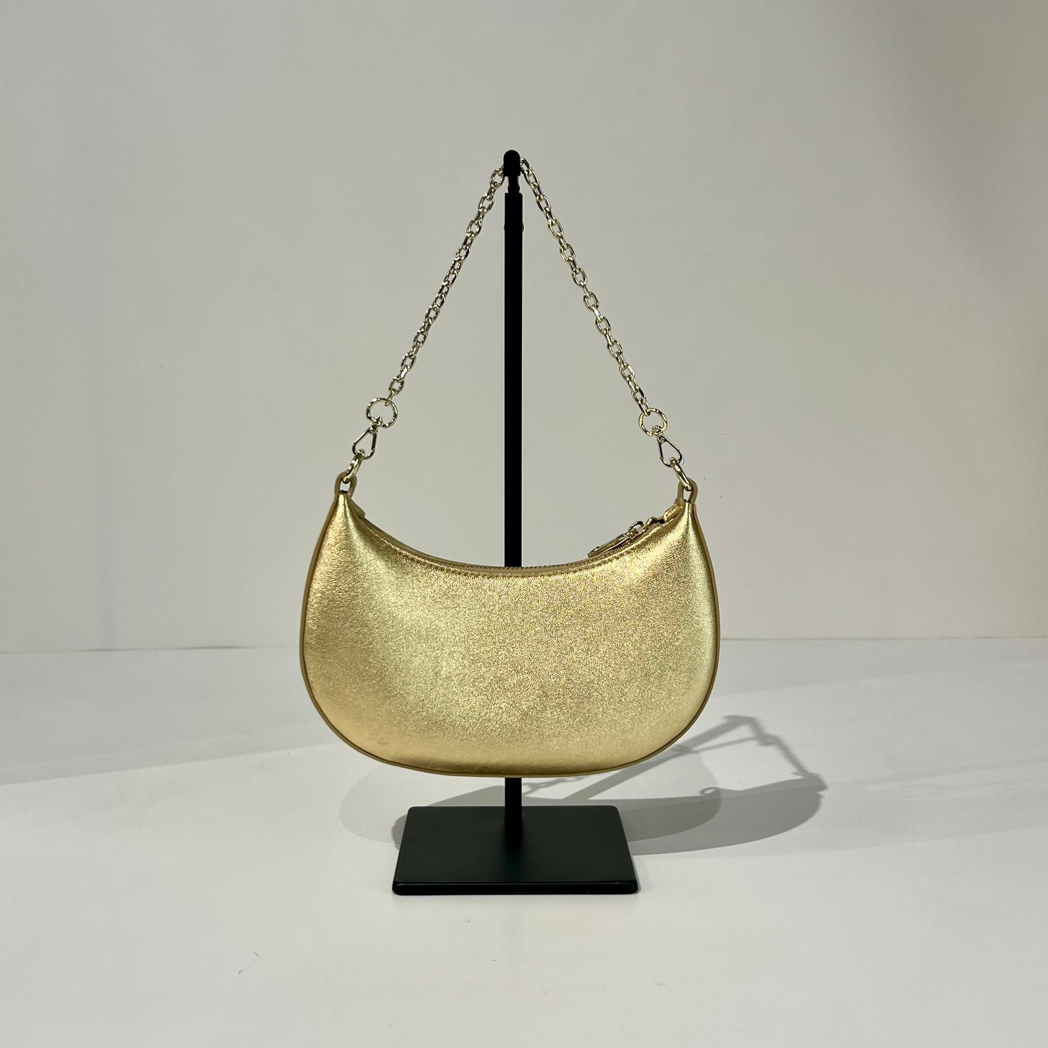 S6-8B0309 Borsa Hobo con Catena Solar Gold