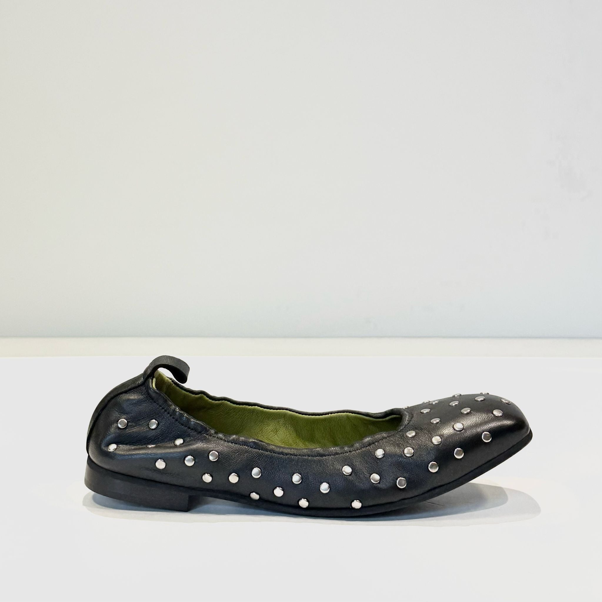 S5-9225 Ballerina Borchie Nera