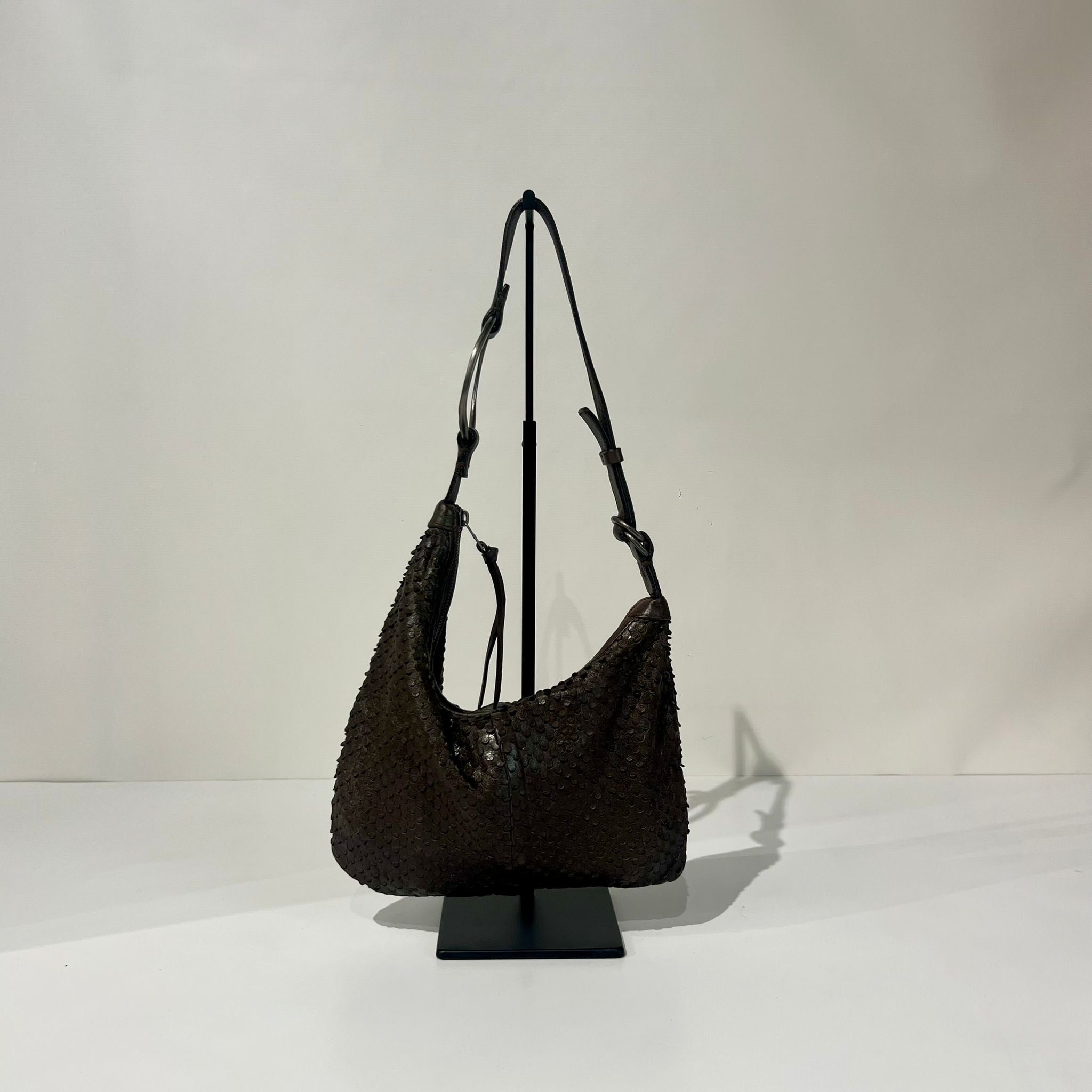 S6-1002 Borsa Tracolla Piatta Laserata Cinder 745