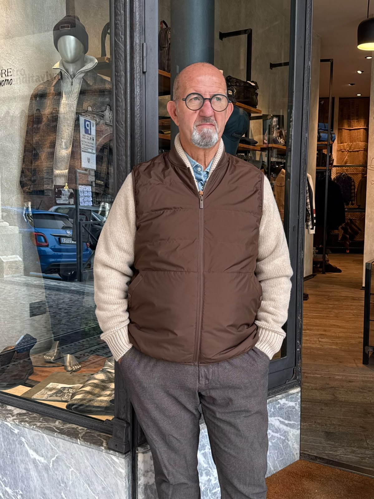 W6-0057 Gilet Piuma Moro Man