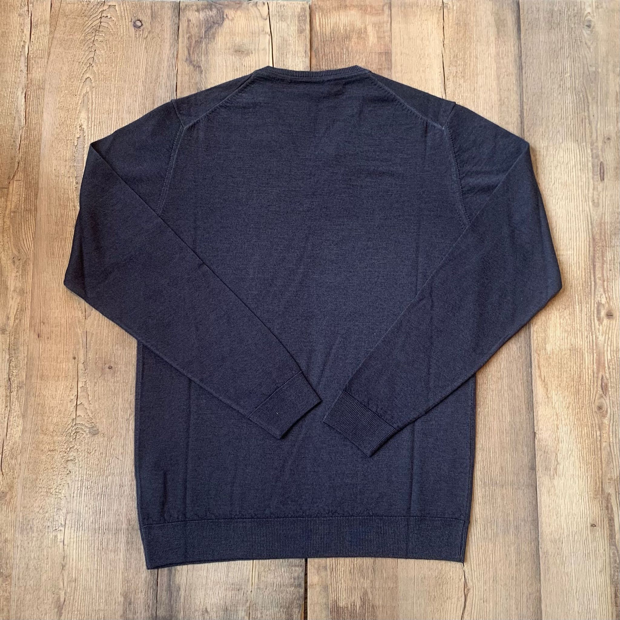 W5-0001 Maglia Lana Scollo V Moro33 Man