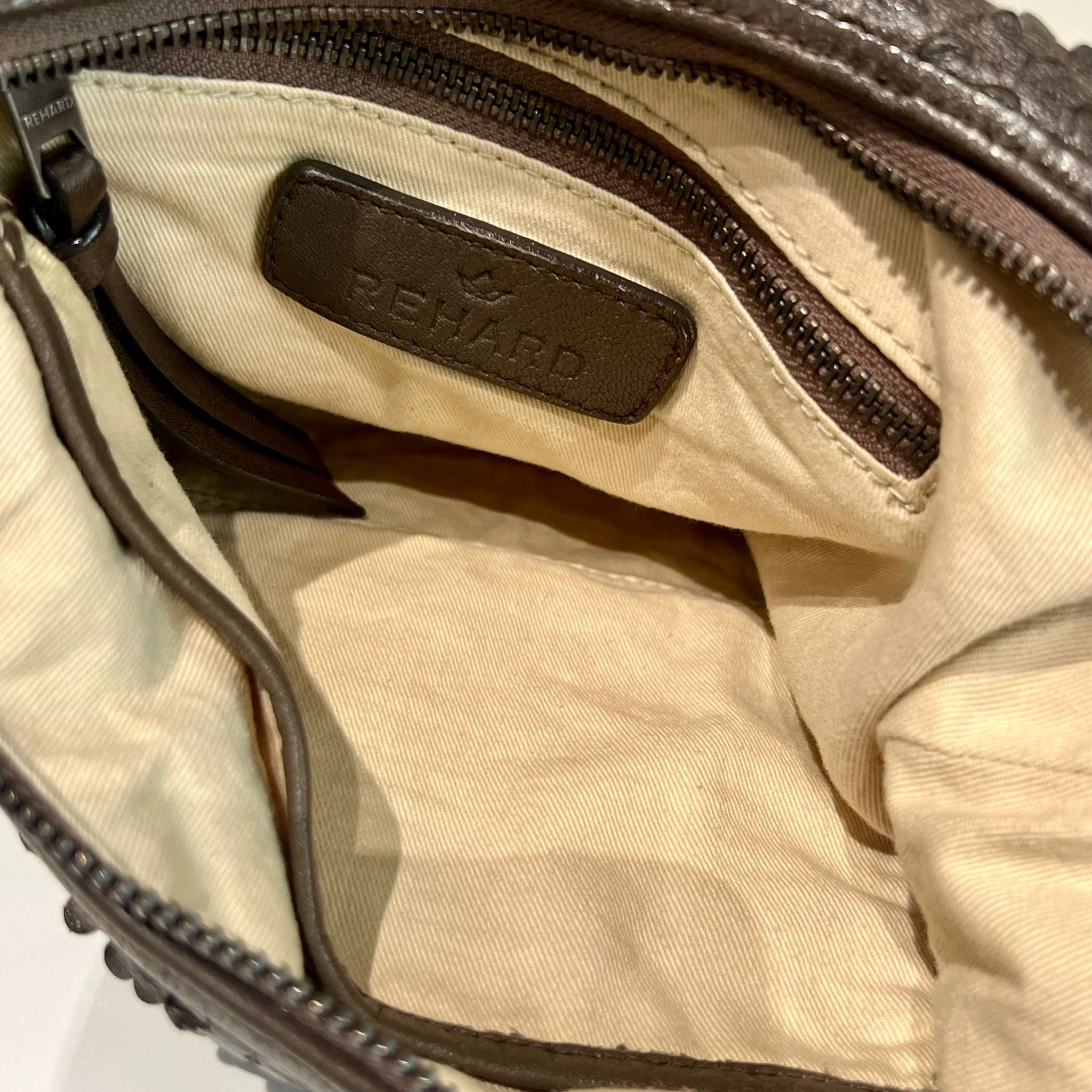 S6-1002 Borsa Tracolla Piatta Laserata Cinder 745