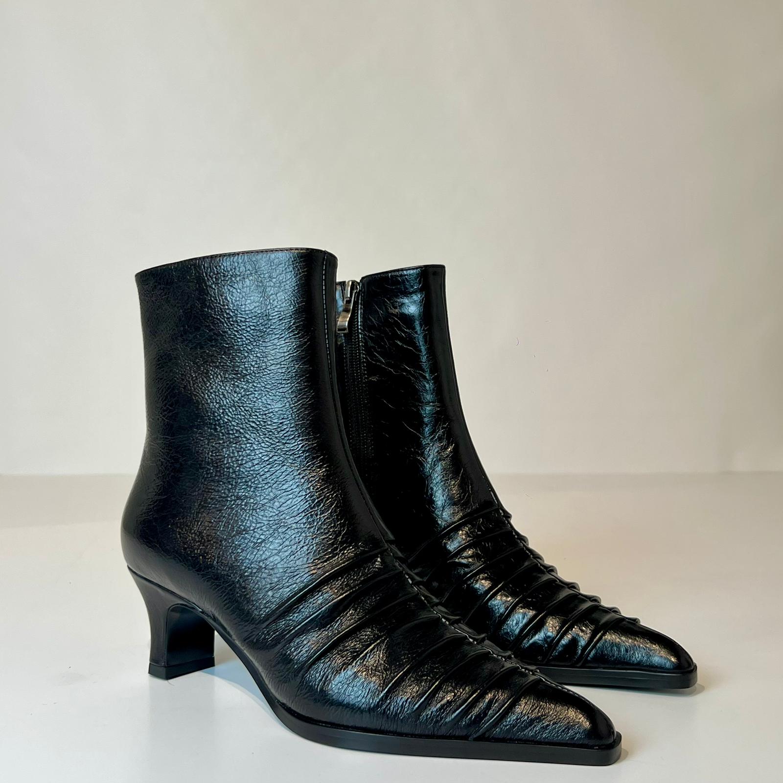 W5-90051 Tronchetto Zip Latex Nero