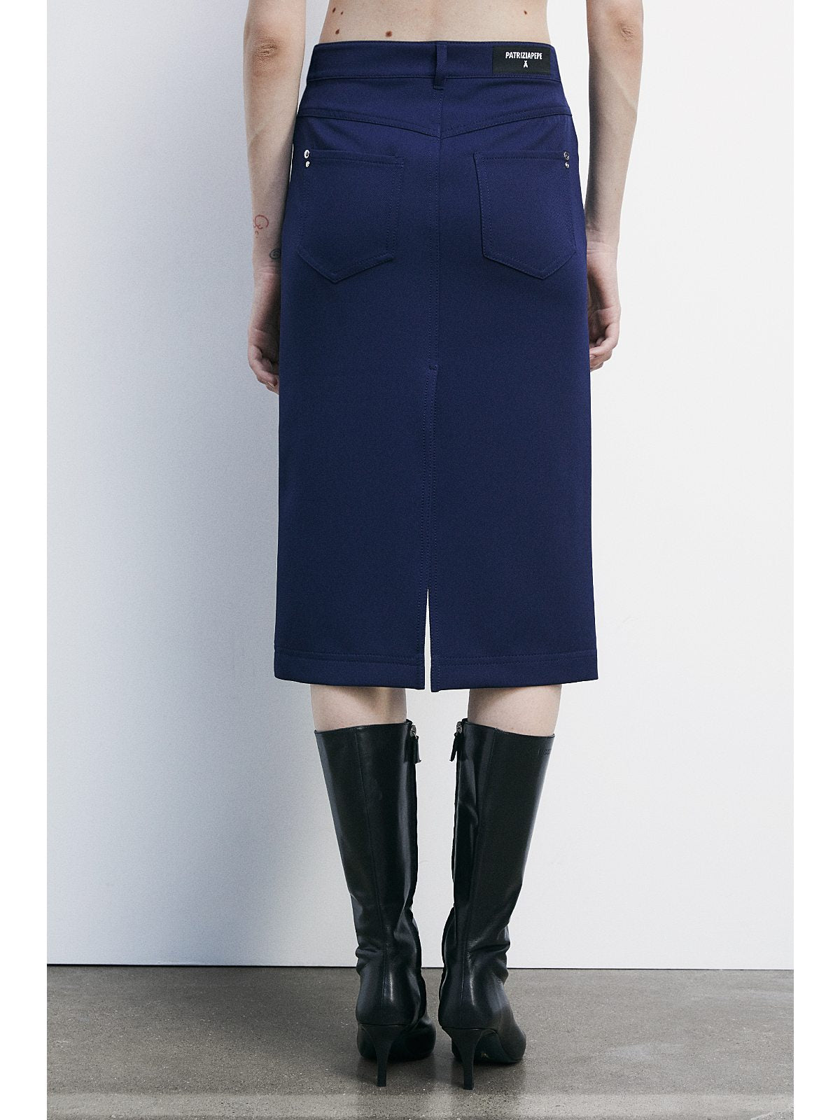 W5-8G0495 Gonna Midi 5 Tasche Essential Nero