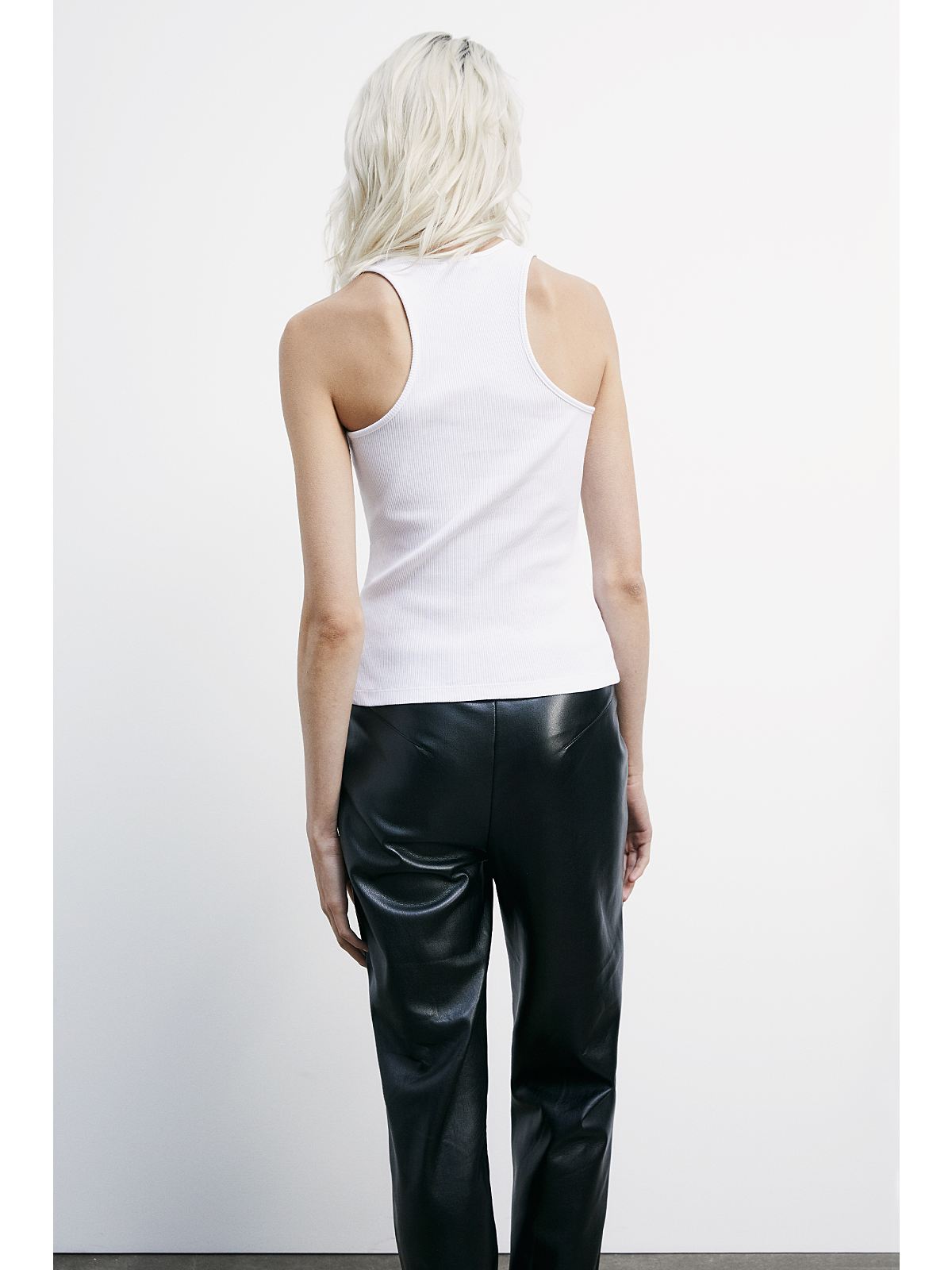 S6-8M1617 Top "Essential" in Costina Bianco