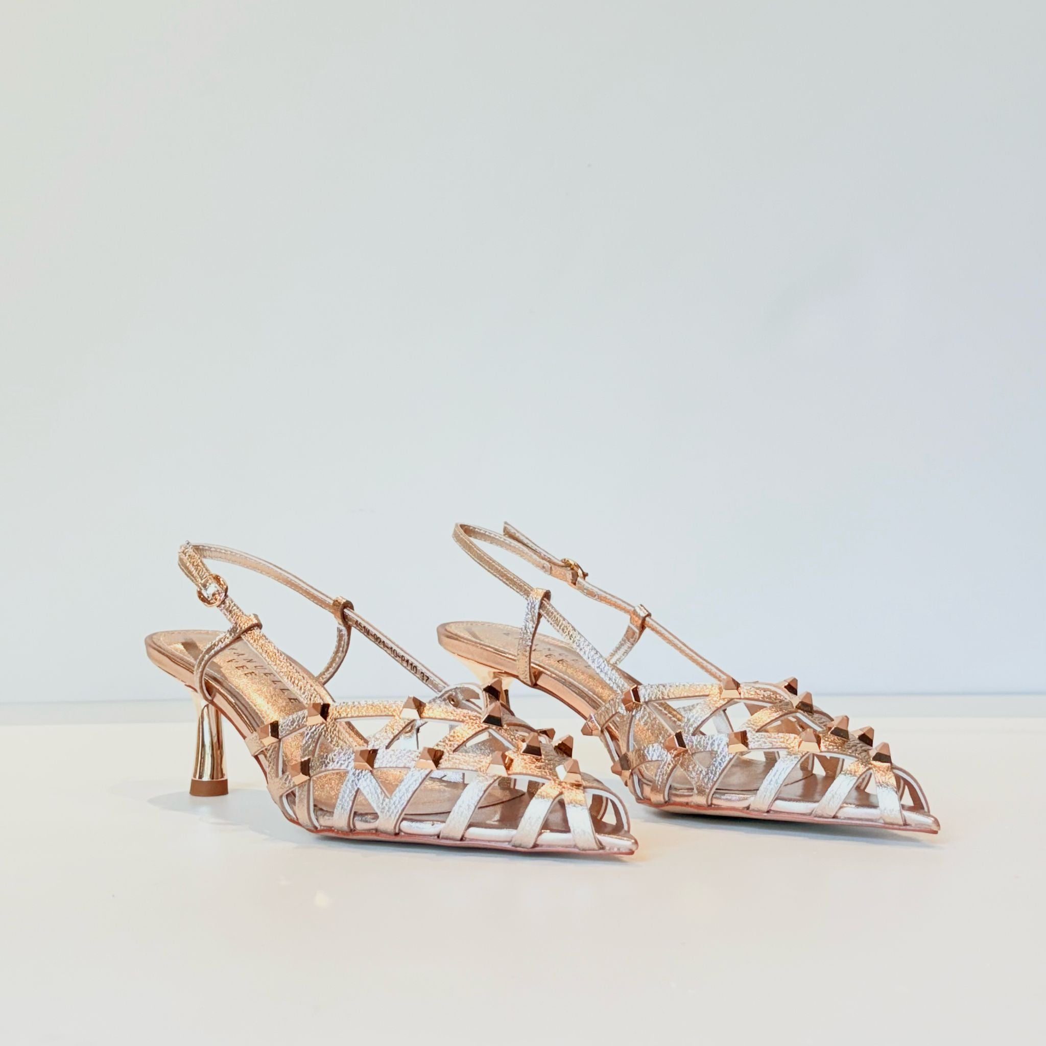 S5-921-10 CHANEL Sfilata Borchie Gold