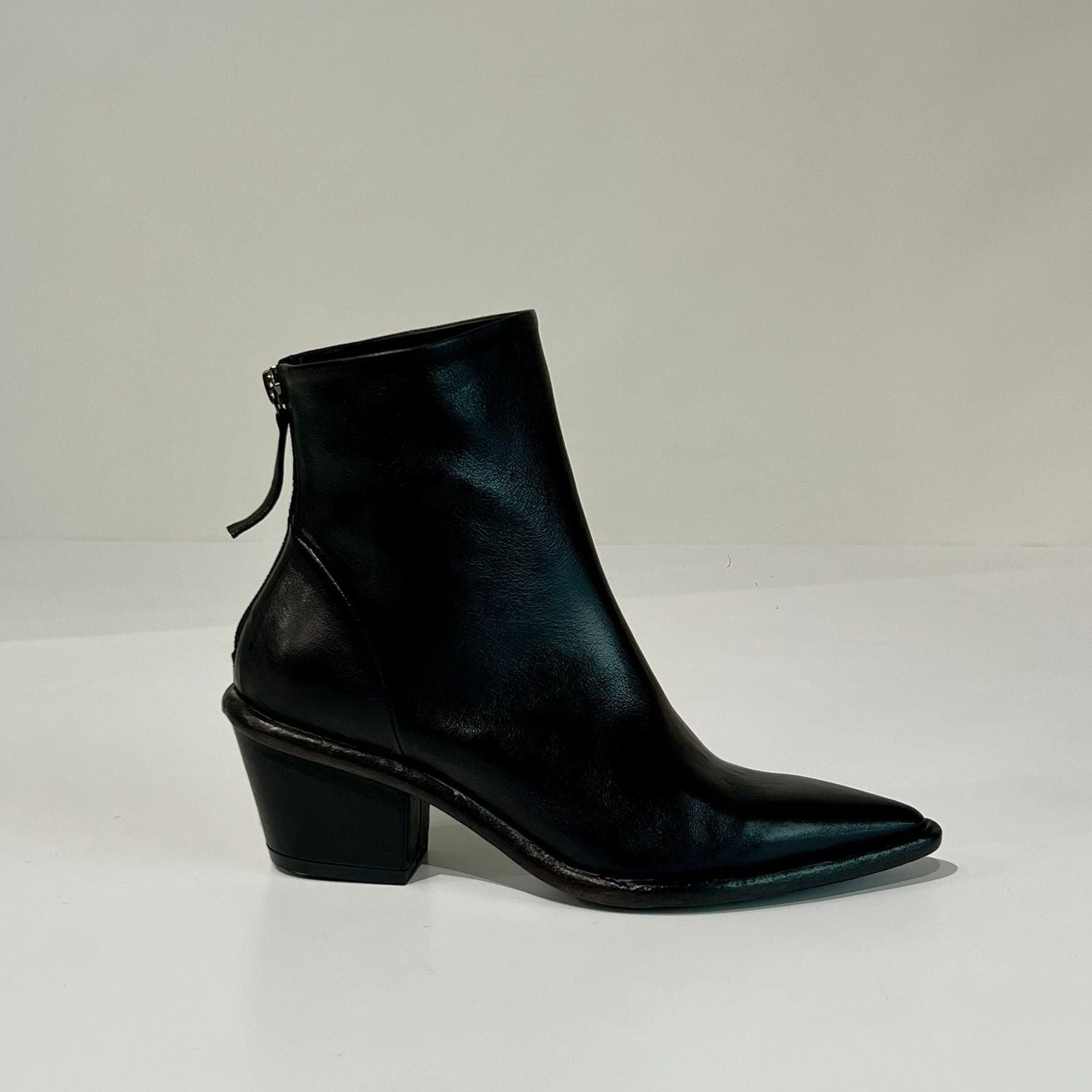 S6-ALICE02 Tronchetto Nero Woman