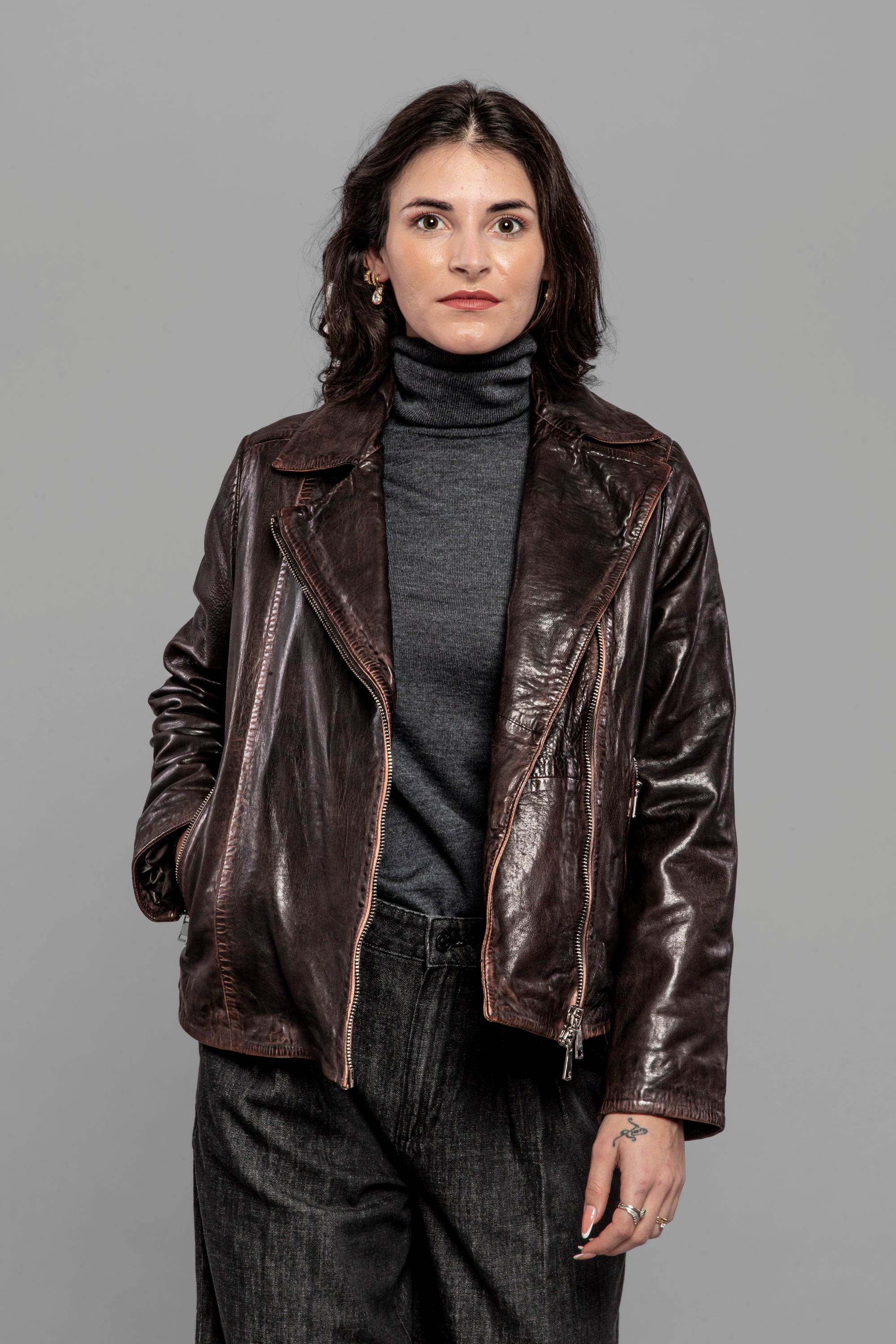 DW5-CYGNI Biker Pelle Dark Brown Woman