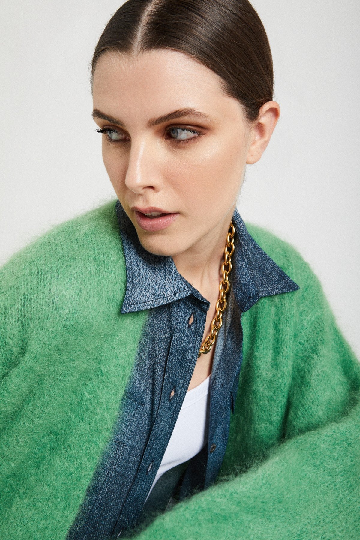 W4-DK8156-1 Cardigan Fluffy Mohair Aloe