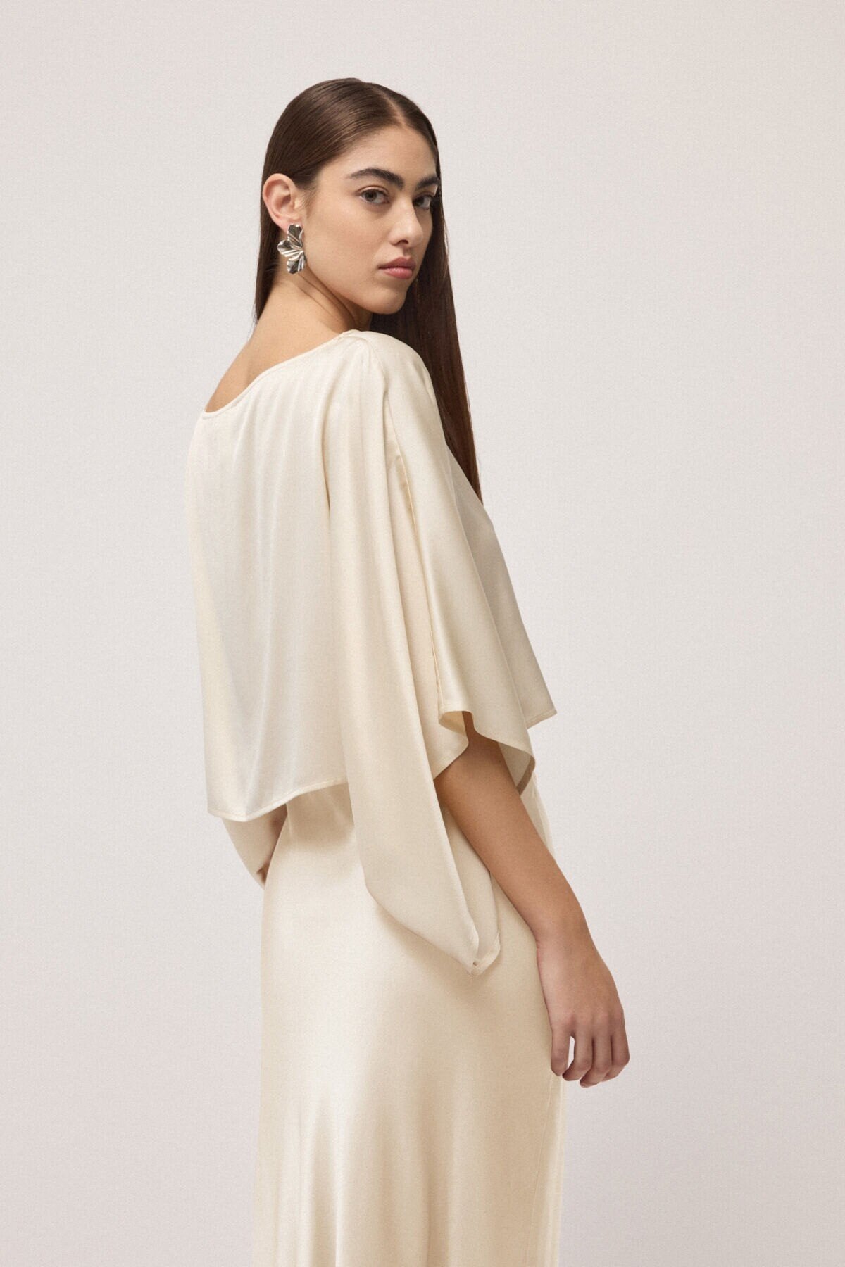 S6-DT9198 Coprispalle Kimono in Viscosa Latte