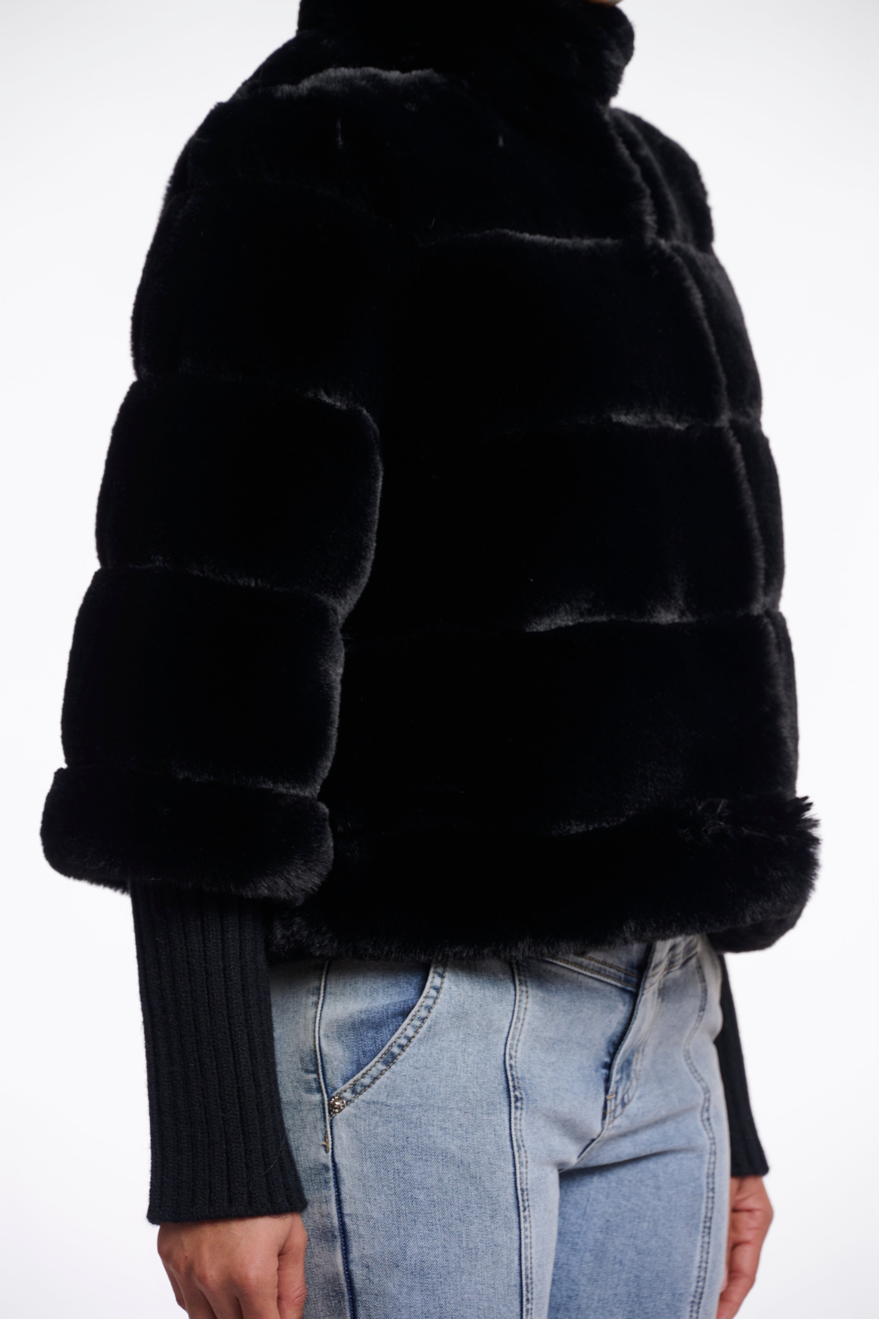 W5-FELINE Jacket Fur Black