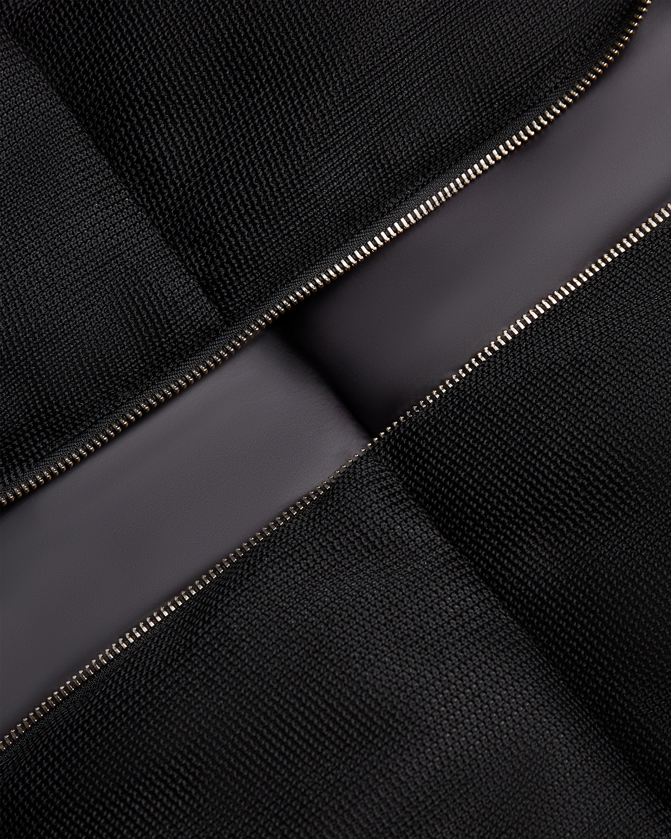 DW5-HELENA Piumino Corto Tricotech Black Woman